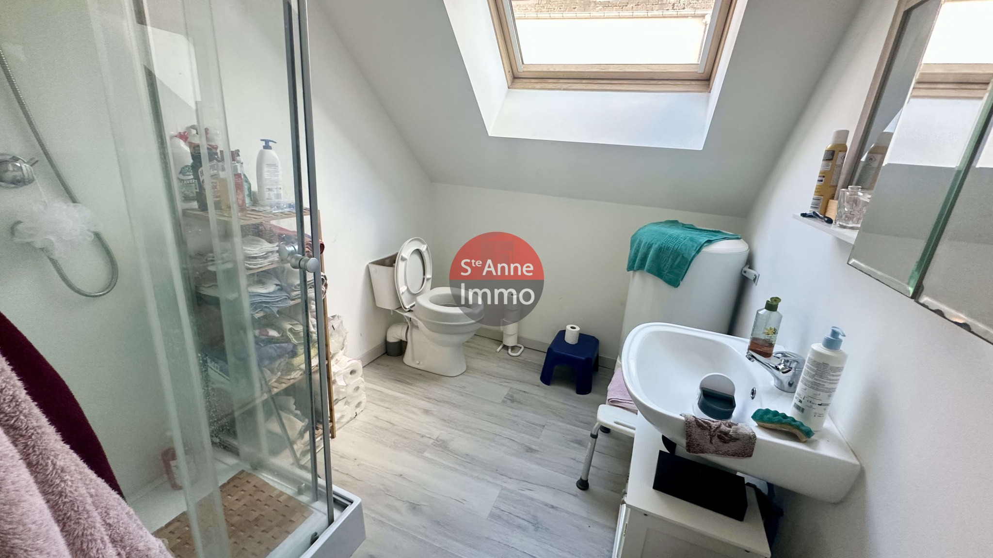 Immo80 – L'immobilier à Amiens et dans la Somme-GRANDVILLIERS – IMMEUBLE DE RAPPORT – 3 APPARTEMENTS – 2 BUREAUX – COUR – CAVE