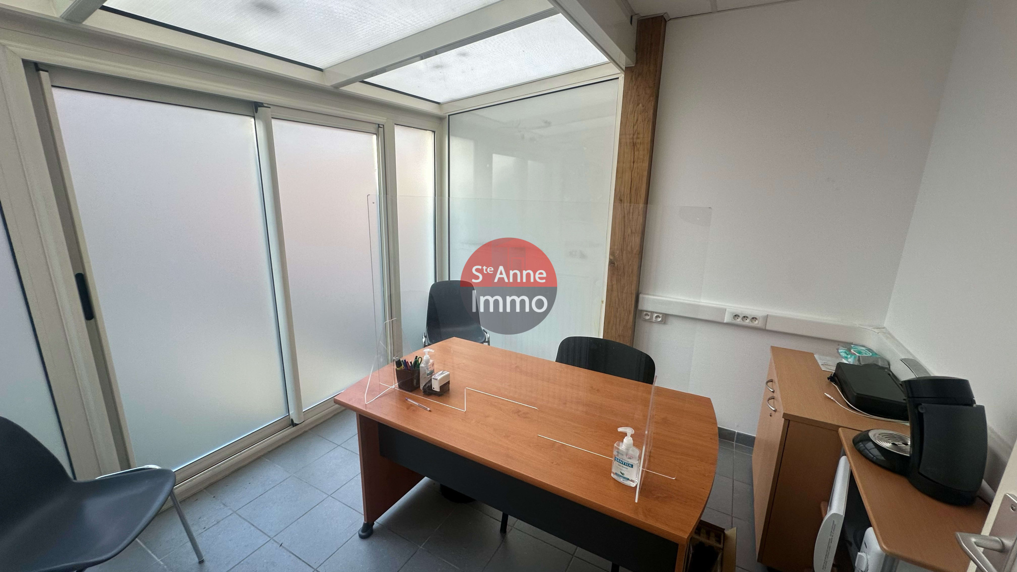 Immo80 – L'immobilier à Amiens et dans la Somme-GRANDVILLIERS – IMMEUBLE DE RAPPORT – 3 APPARTEMENTS – 2 BUREAUX – COUR – CAVE