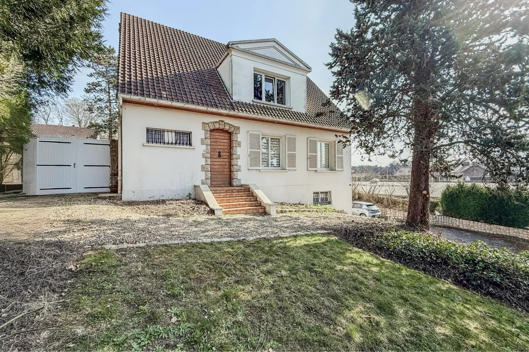 Immo80 – L'immobilier à Amiens et dans la Somme-ROYE – MAISON INDIVIDUELLE – SOUS COL COMPLET – 4 CHAMBRES – GARAGE...