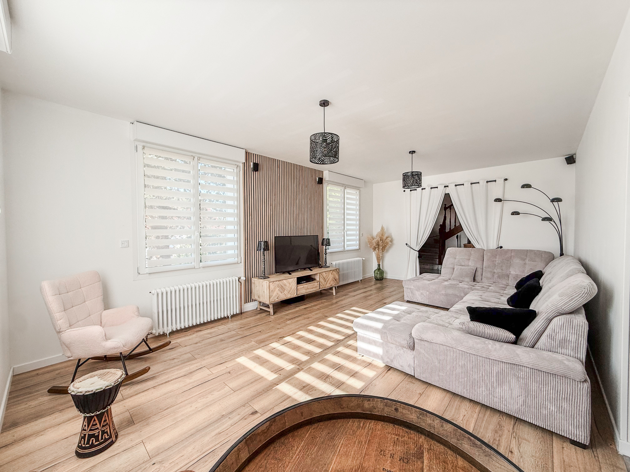 Immo80 – L'immobilier à Amiens et dans la Somme-ROYE – MAISON INDIVIDUELLE – SOUS COL COMPLET – 4 CHAMBRES – GARAGE – JARDIN