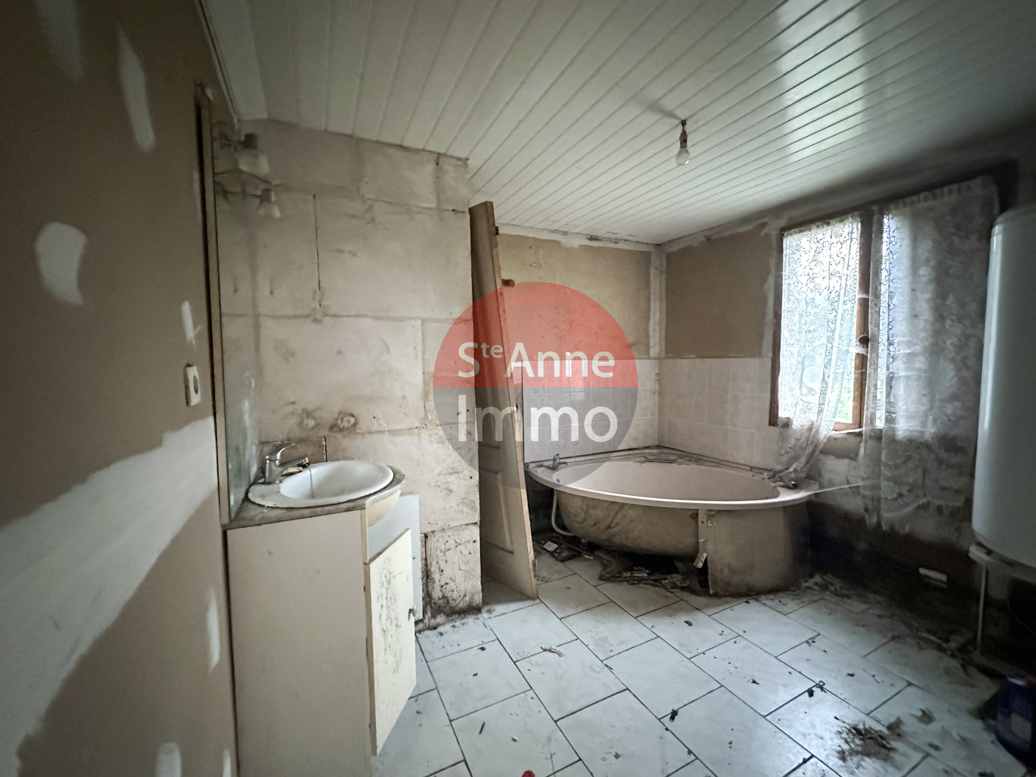 Immo80 – L'immobilier à Amiens et dans la Somme-FAMECHON – MAISON – TRAVAUX A PREVOIR – JARDIN