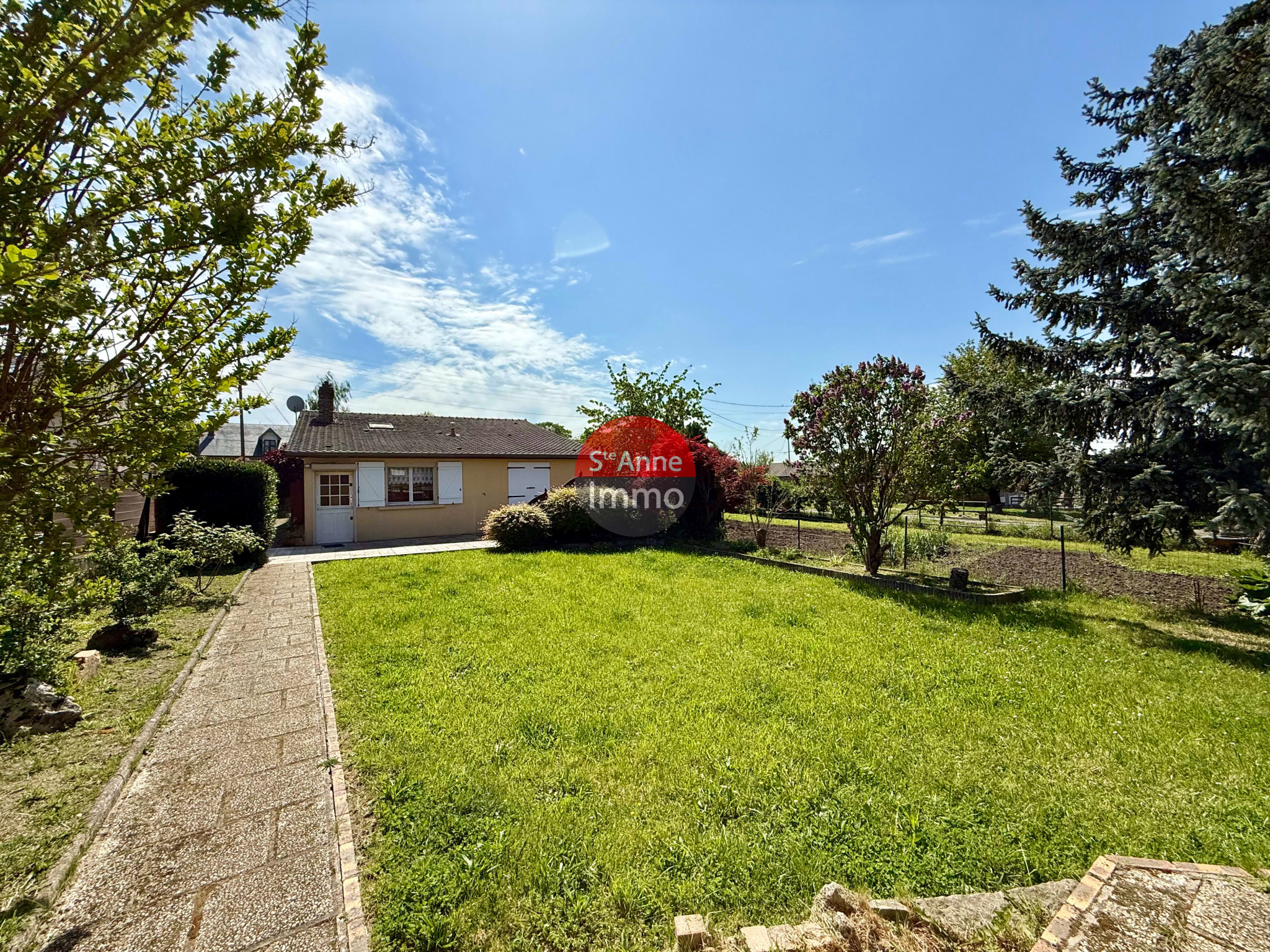 Immo80 – L'immobilier à Amiens et dans la Somme-ESMERY-HALLON – MAISON INDIVIDUELLE – 2 CHAMBRES – PLAIN PIED – GARAGE – JARDIN