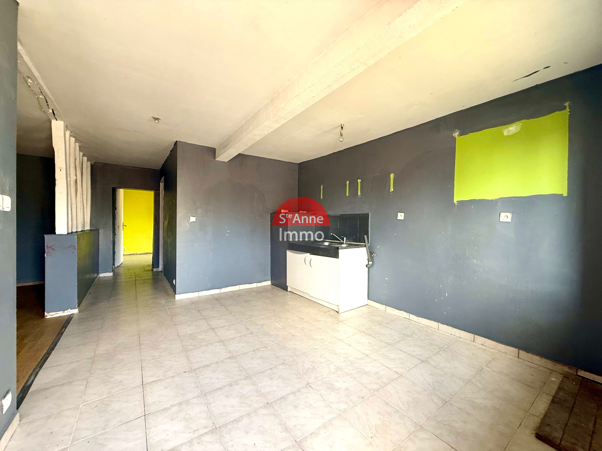 Immo80 – L'immobilier à Amiens et dans la Somme-ERCHEU – MAISON INDIVIDUELLE – 3 CHAMBRES – COUR – JARDIN – TRAVAUX