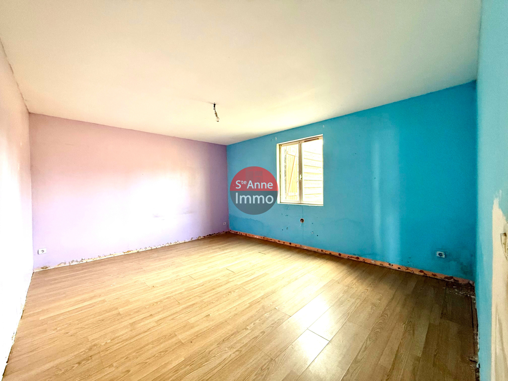 Immo80 – L'immobilier à Amiens et dans la Somme-ERCHEU – MAISON INDIVIDUELLE – 3 CHAMBRES – COUR – JARDIN – TRAVAUX