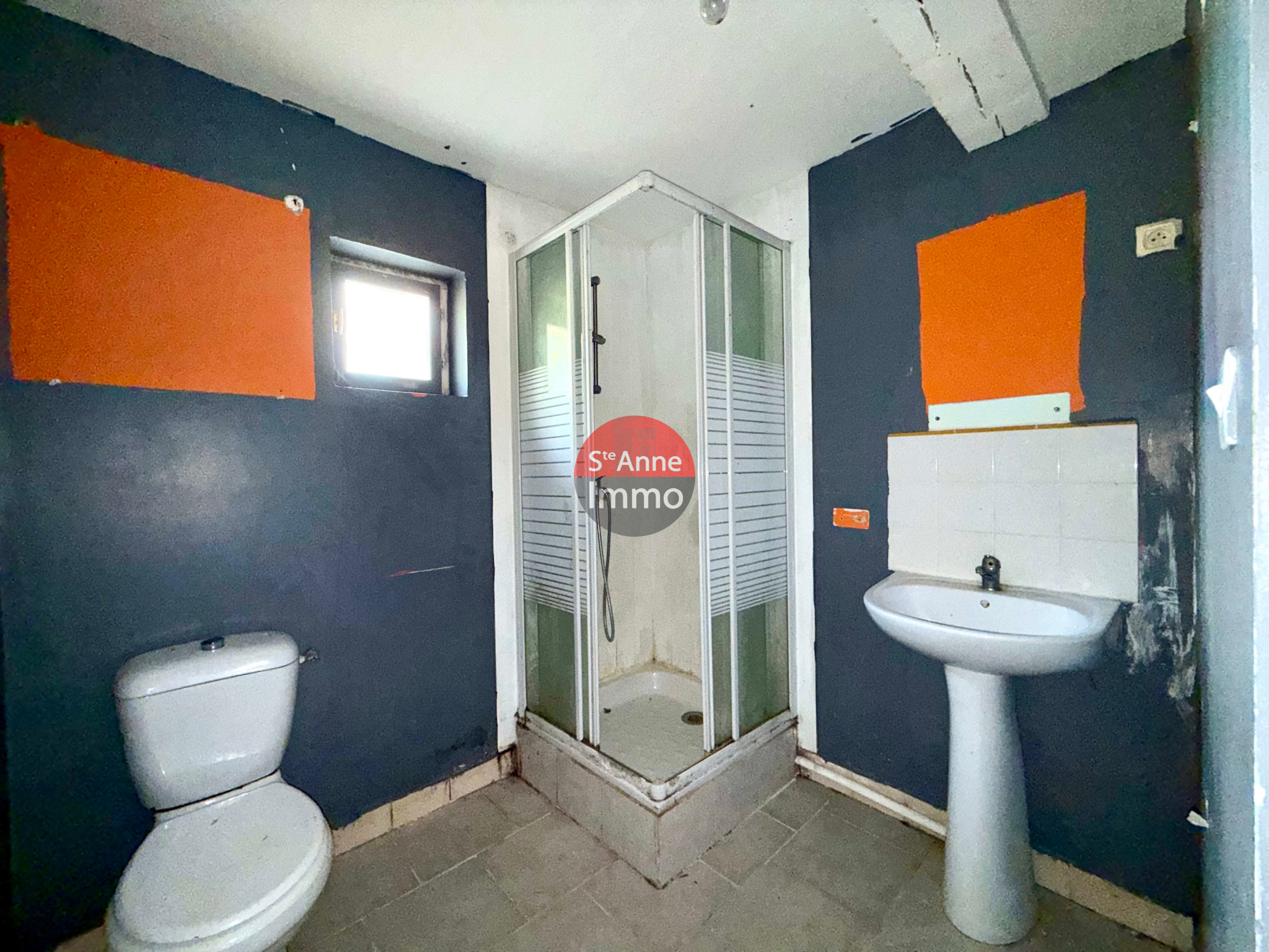 Immo80 – L'immobilier à Amiens et dans la Somme-ERCHEU – MAISON INDIVIDUELLE – 3 CHAMBRES – COUR – JARDIN – TRAVAUX