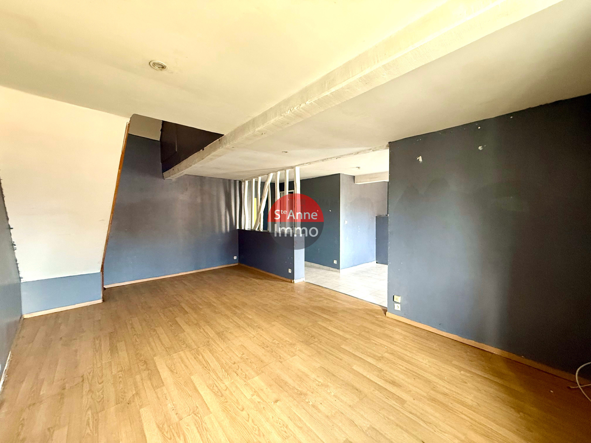 Immo80 – L'immobilier à Amiens et dans la Somme-ERCHEU – MAISON INDIVIDUELLE – 3 CHAMBRES – COUR – JARDIN – TRAVAUX