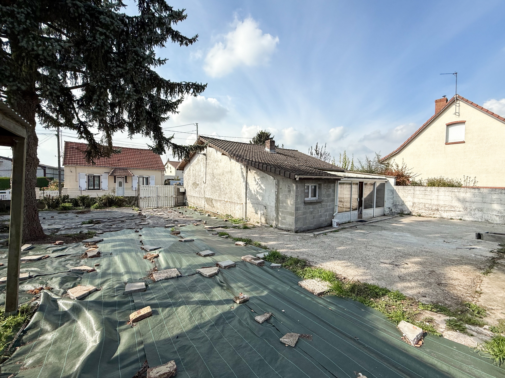 Immo80 – L'immobilier à Amiens et dans la Somme-FRESNOY-LES-ROYE – 70m2 – MAISON INDIVIDUELLE – PLAIN PIED – 2 CHAMBRES – GARAGE – JARDIN