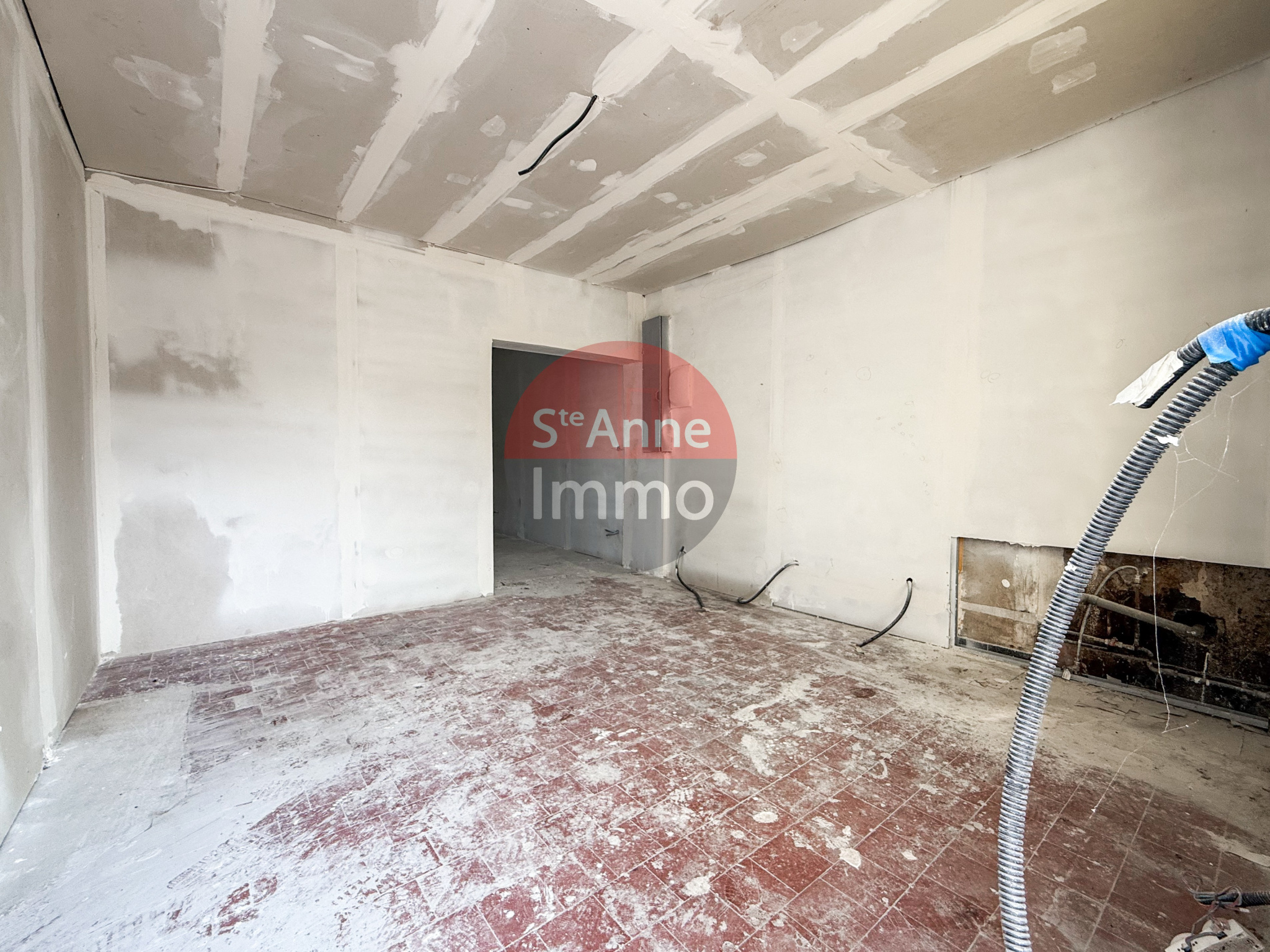 Immo80 – L'immobilier à Amiens et dans la Somme-FRESNOY-LES-ROYE – 70m2 – MAISON INDIVIDUELLE – PLAIN PIED – 2 CHAMBRES – GARAGE – JARDIN