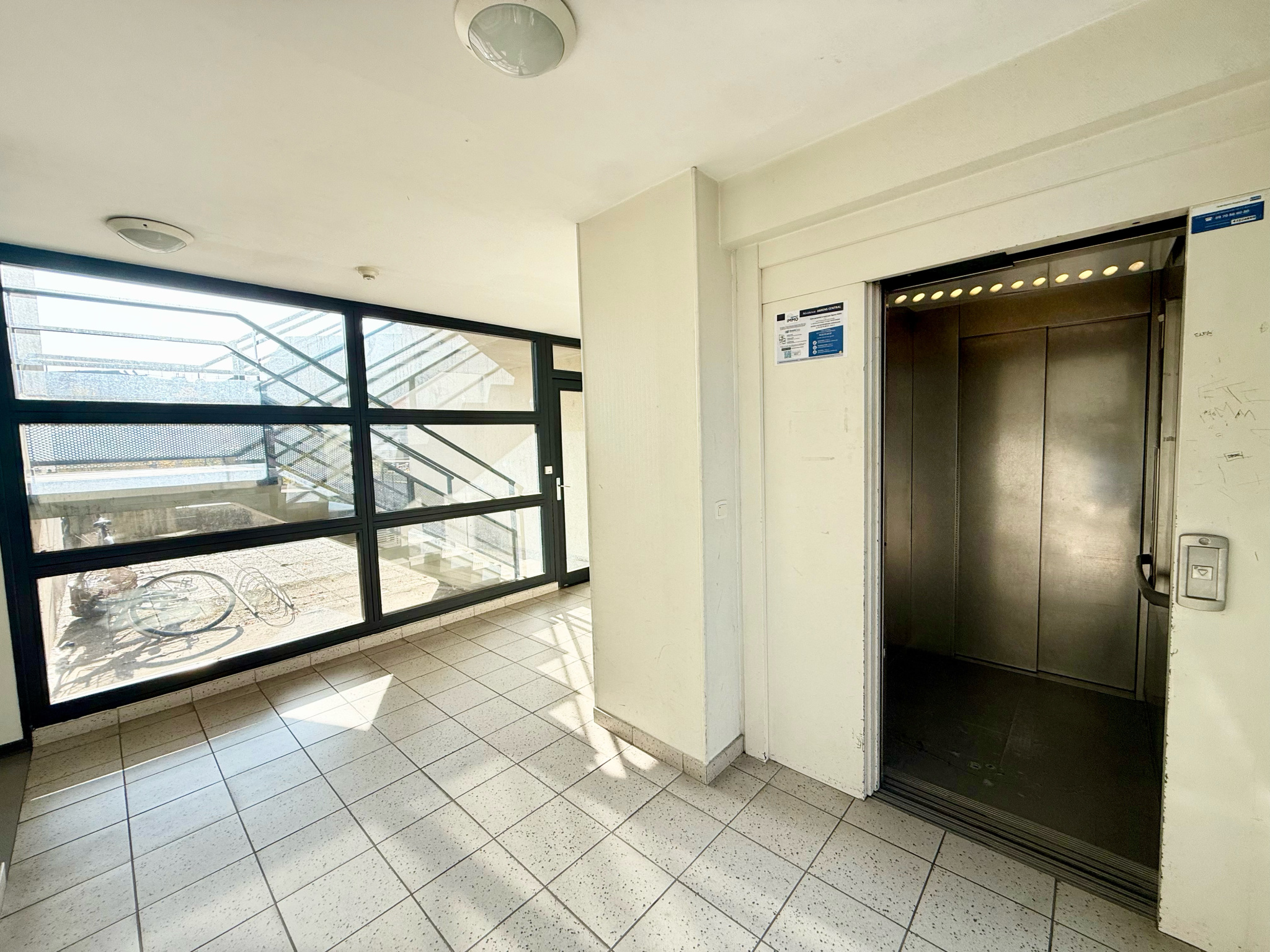 Immo80 – L'immobilier à Amiens et dans la Somme-AMIENS – QUARTIER SAINT LEU – APPARTEMENT T2 – PLACE DE PARKING
