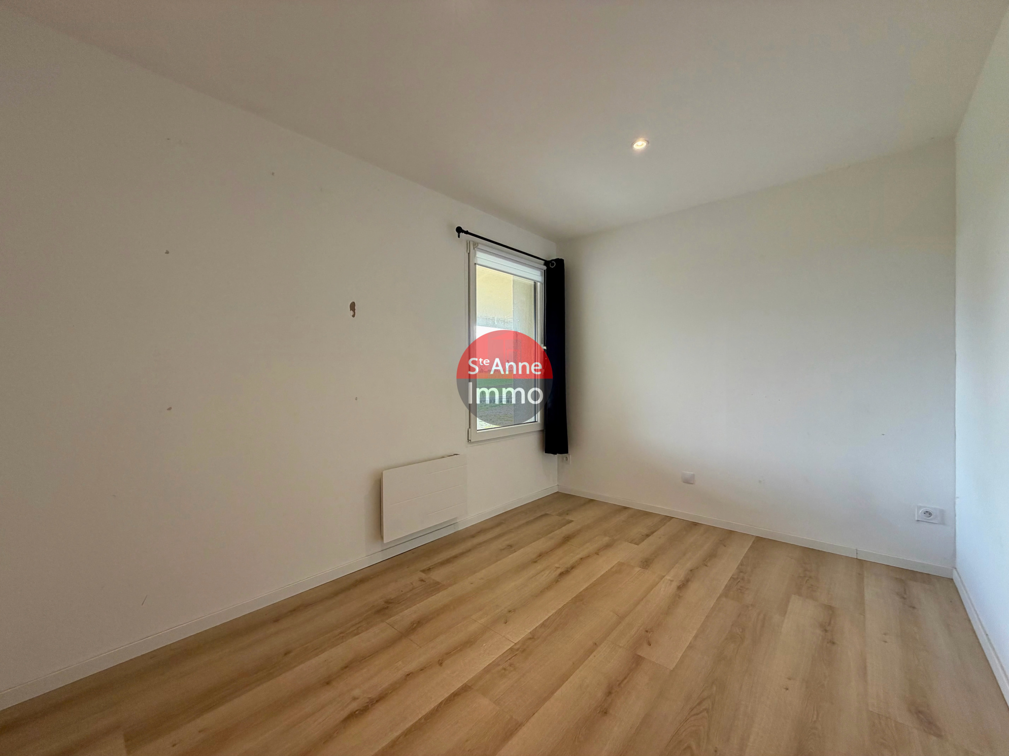 Immo80 – L'immobilier à Amiens et dans la Somme-MIRAUMONT – MAISON INDIVIDUELLE DE PLAIN PIED – 80m2 – 2 CHAMBRES – JARDIN – GARAGE