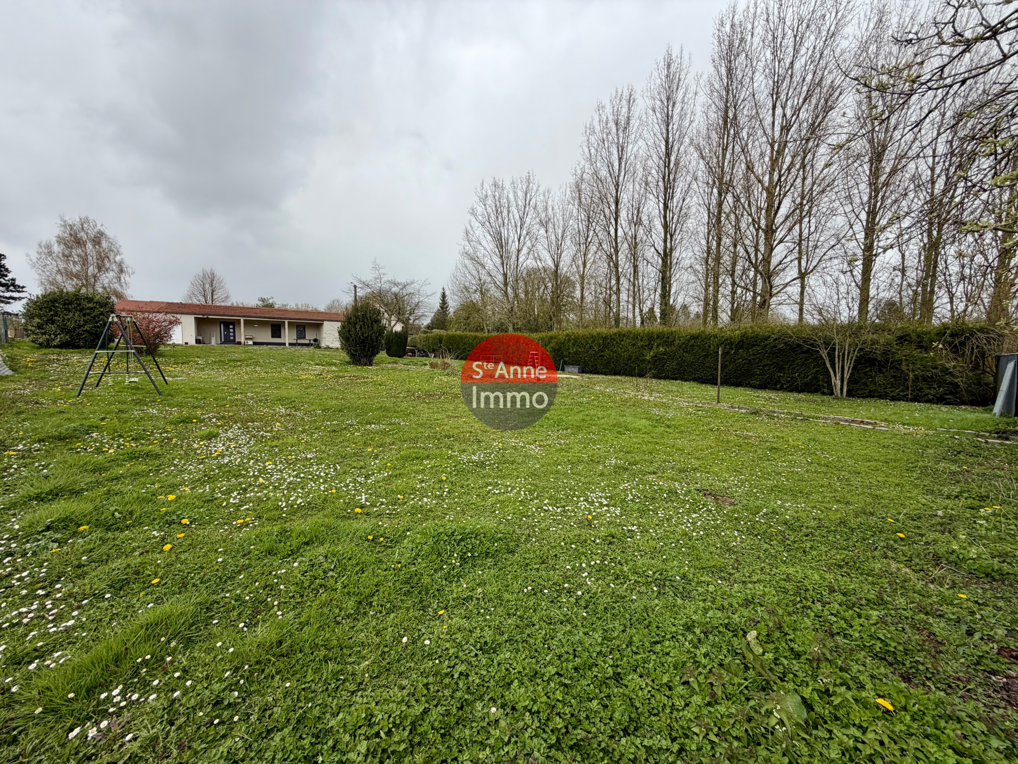 Immo80 – L'immobilier à Amiens et dans la Somme-MIRAUMONT – MAISON INDIVIDUELLE DE PLAIN PIED – 80m2 – 2 CHAMBRES – JARDIN – GARAGE