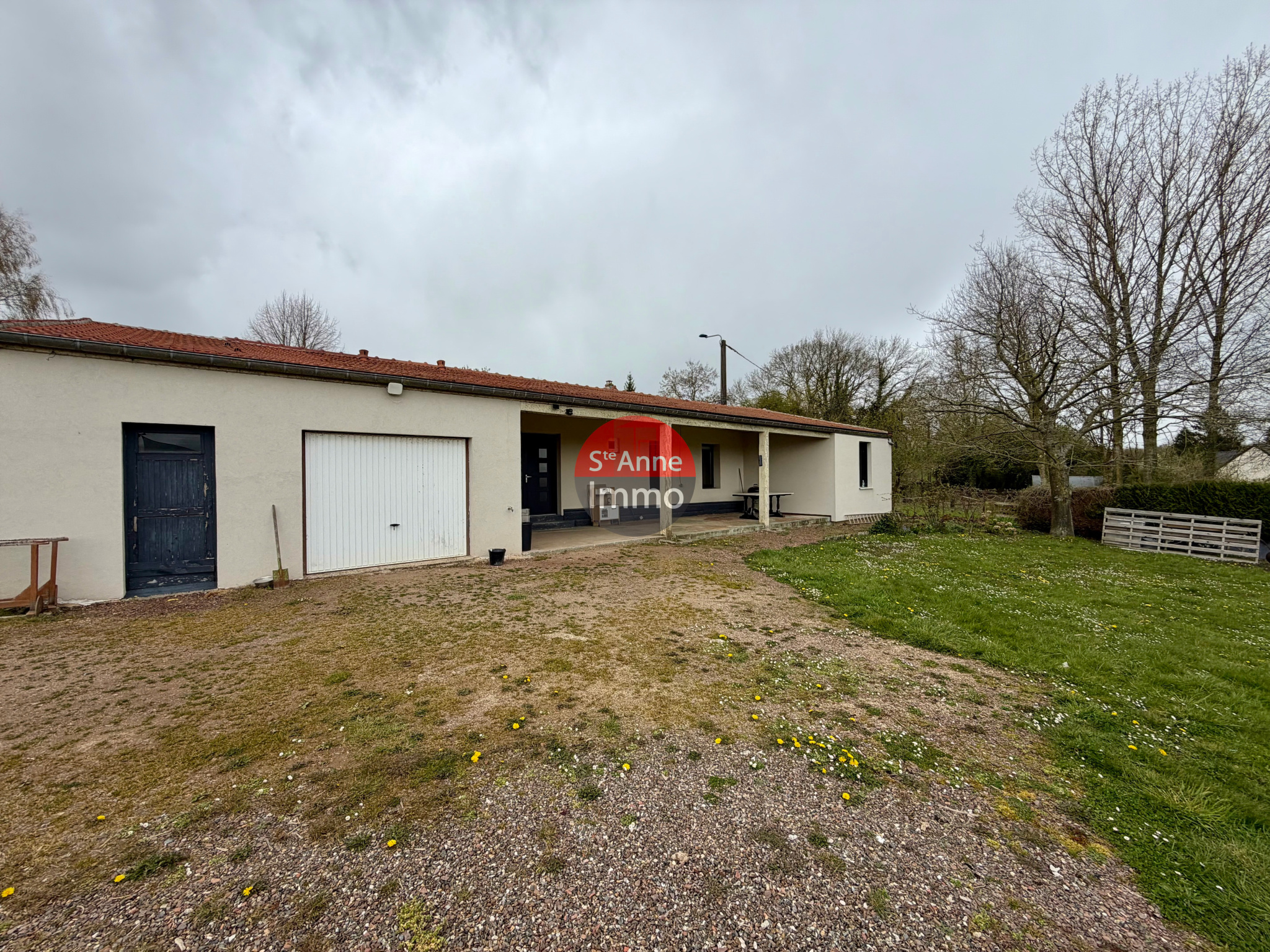 Immo80 – L'immobilier à Amiens et dans la Somme-MIRAUMONT – MAISON INDIVIDUELLE DE PLAIN PIED – 80m2 – 2 CHAMBRES – JARDIN – GARAGE