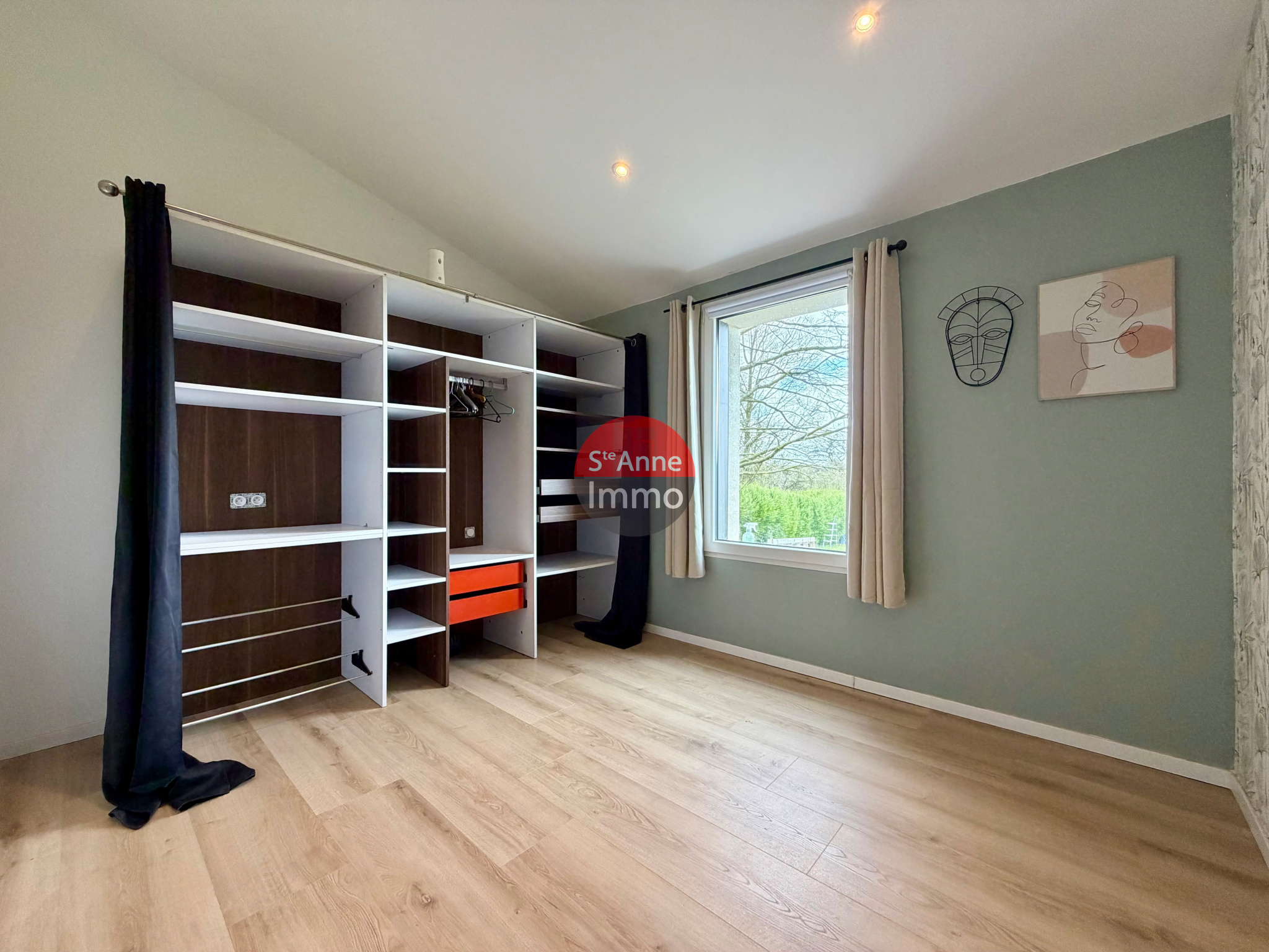 Immo80 – L'immobilier à Amiens et dans la Somme-MIRAUMONT – MAISON INDIVIDUELLE DE PLAIN PIED – 80m2 – 2 CHAMBRES – JARDIN – GARAGE