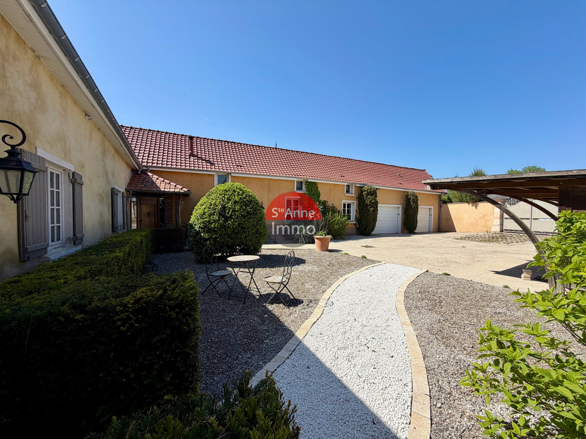 Immo80 – L'immobilier à Amiens et dans la Somme-BÉHENCOURT – MAISON 200m2 – 3 CHAMBRES – JARDIN – GARAGE – PISCINE...