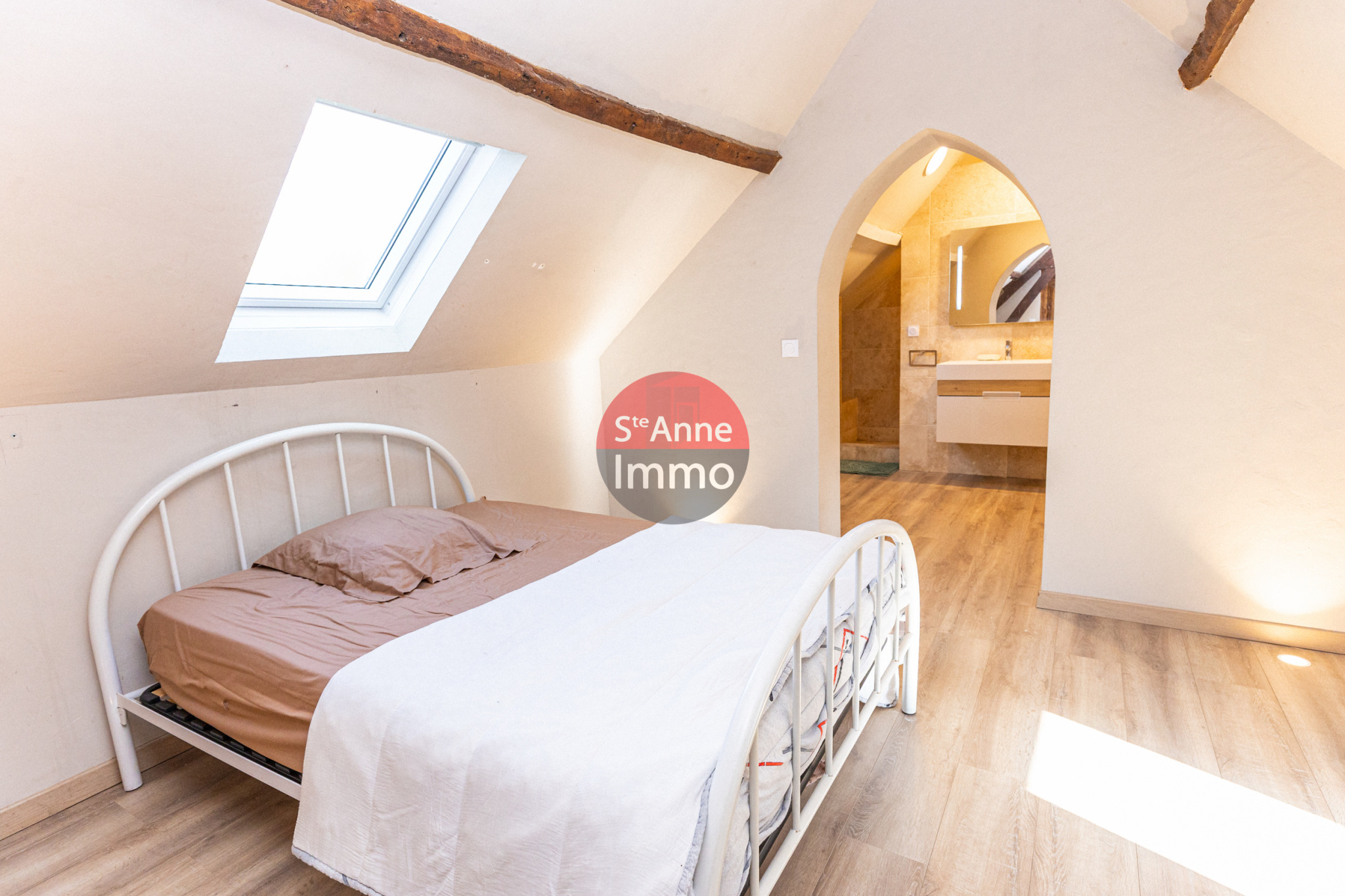 Immo80 – L'immobilier à Amiens et dans la Somme-BÉHENCOURT – MAISON 200m2 – 3 CHAMBRES – JARDIN – GARAGE – PISCINE – TERRASSE