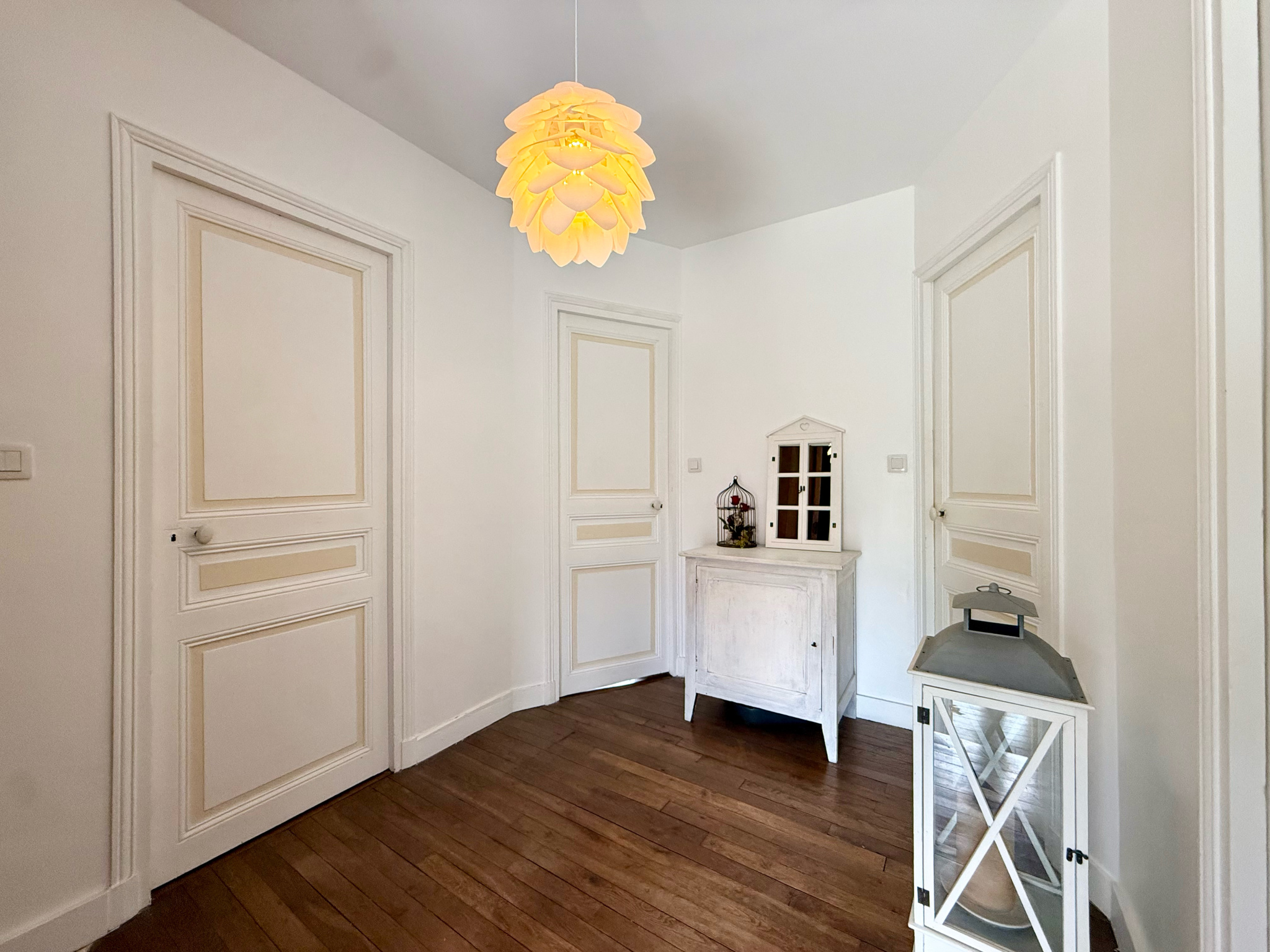 Immo80 – L'immobilier à Amiens et dans la Somme-MOREUIL – MAISON MITOYENNE – 6 CHAMBRES – JARDIN – GARAGE – DEPENDANCE –  AUCUN TRAVAUX
