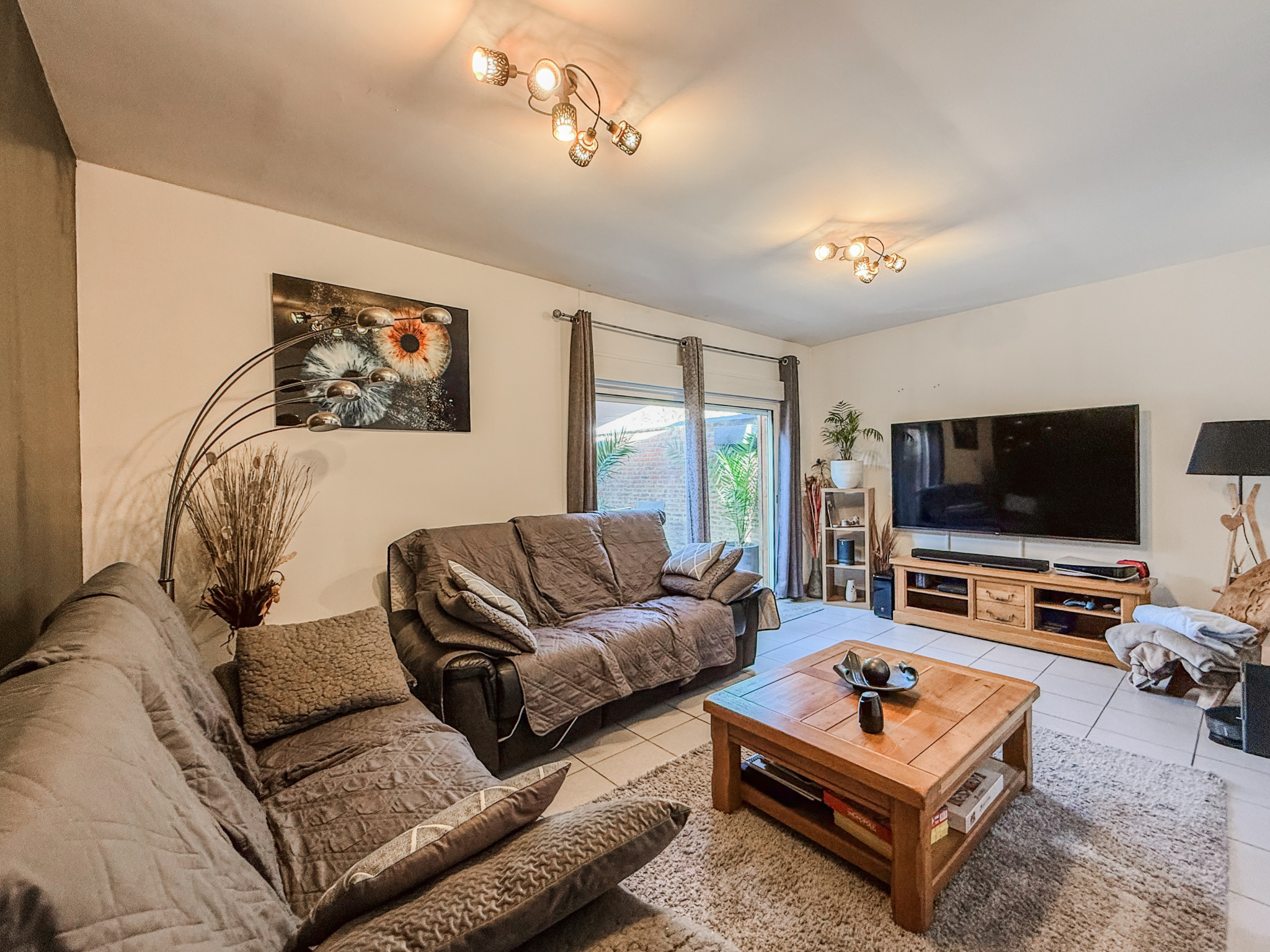 Immo80 – L'immobilier à Amiens et dans la Somme-ROYE – CENTRE VILLE – MAISON MITOYENNE – 5 CHAMBRES – JARDIN – CAVE – TERRASSE