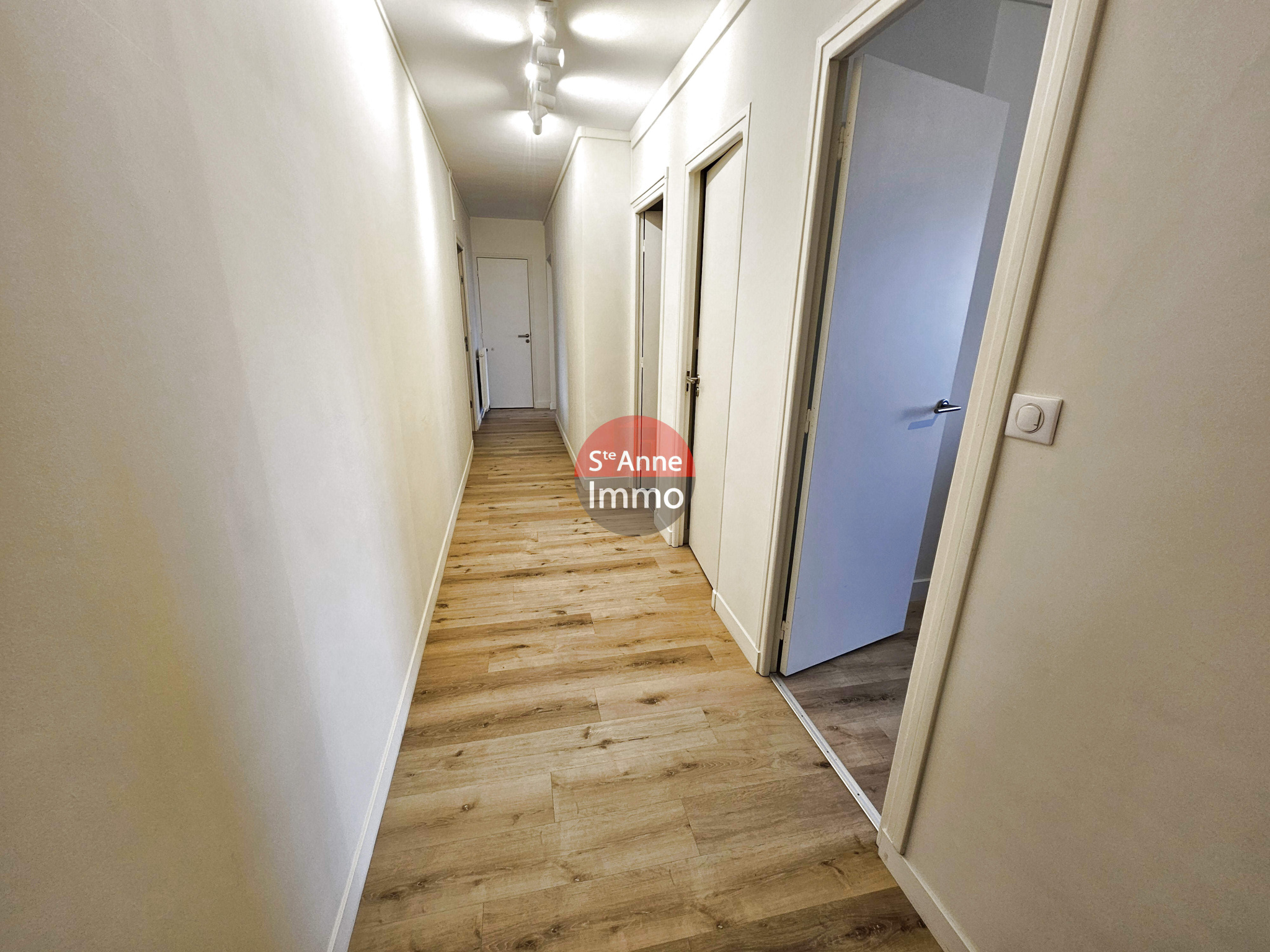 Immo80 – L'immobilier à Amiens et dans la Somme-AMIENS – 200M DE LA GARE – APPARTEMENT F3 AVEC BALCON – GARAGE