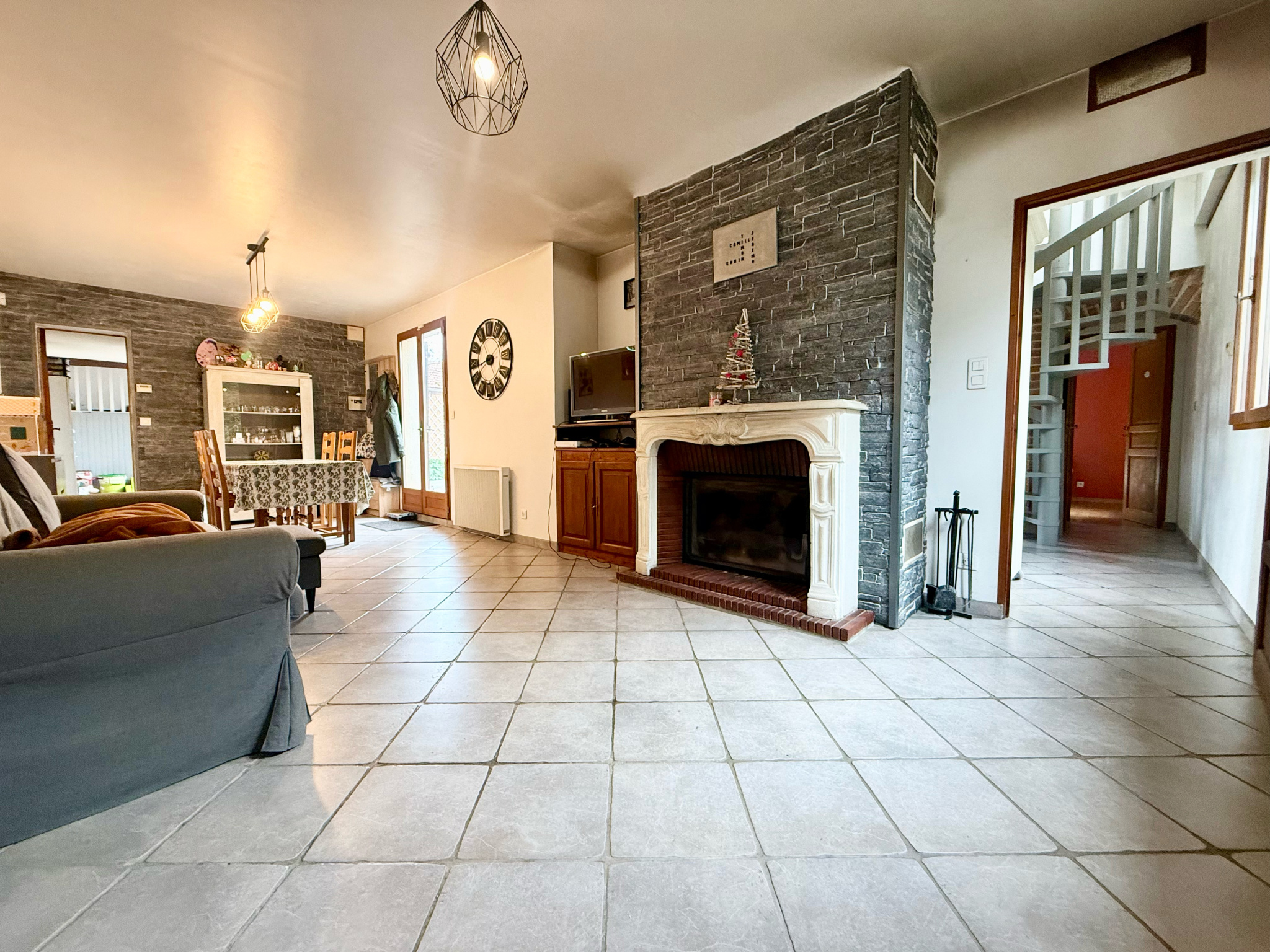 Immo80 – L'immobilier à Amiens et dans la Somme-ROLLOT – MAISON INDIVIDUELLE – 3 CHAMBRES – COUR – JARDIN – GARAGE