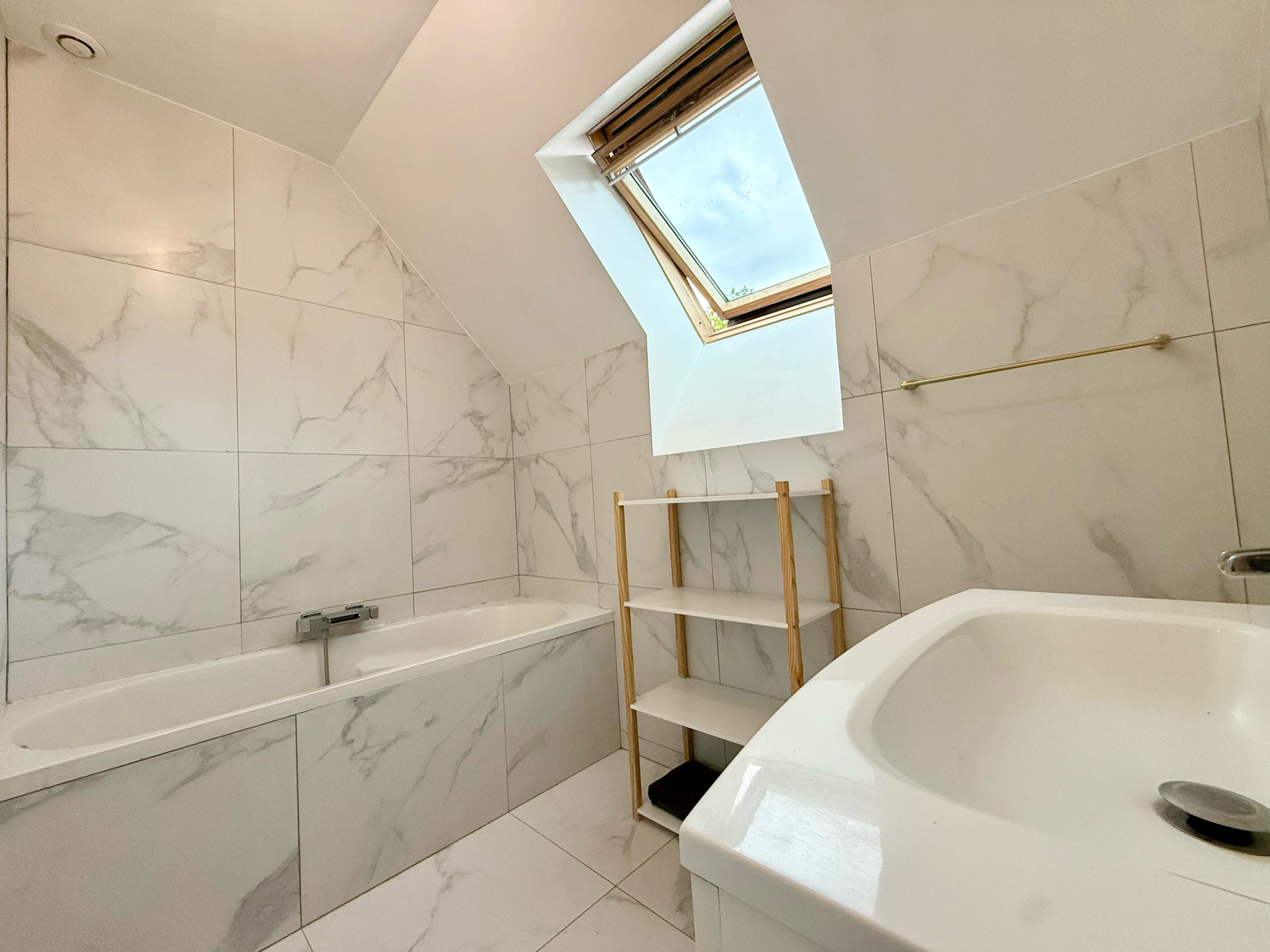 Immo80 – L'immobilier à Amiens et dans la Somme-GRATIBUS – PAVILLON INDIVIDUEL – 5 CHAMBRES – JARDIN – GARAGE