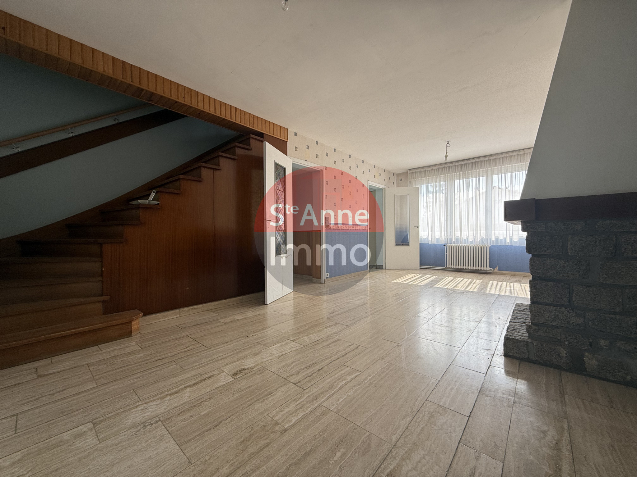 Immo80 – L'immobilier à Amiens et dans la Somme-AMIENS – QUARTIER SAINT ACHEUL – MAISON SEMI MITOYENNE – JARDIN – GARAGE