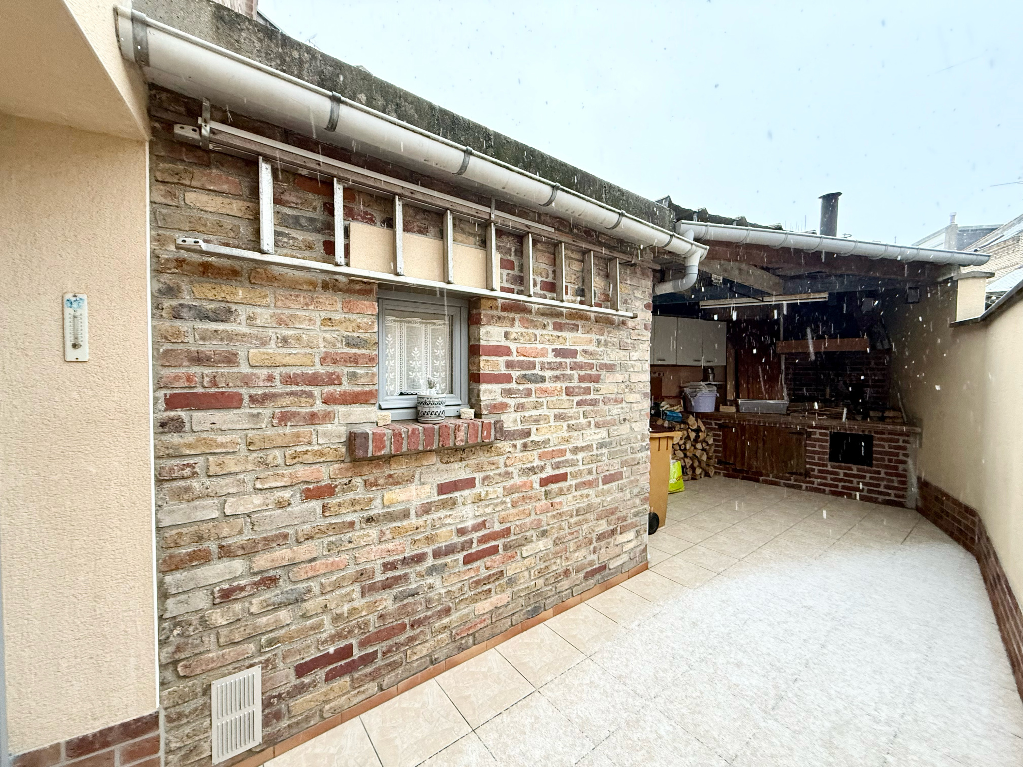 Immo80 – L'immobilier à Amiens et dans la Somme-AMIENS – QUARTIER SAINT ACHEUL – 3 CHAMBRES – 1 BUREAU – COUR – CAVE