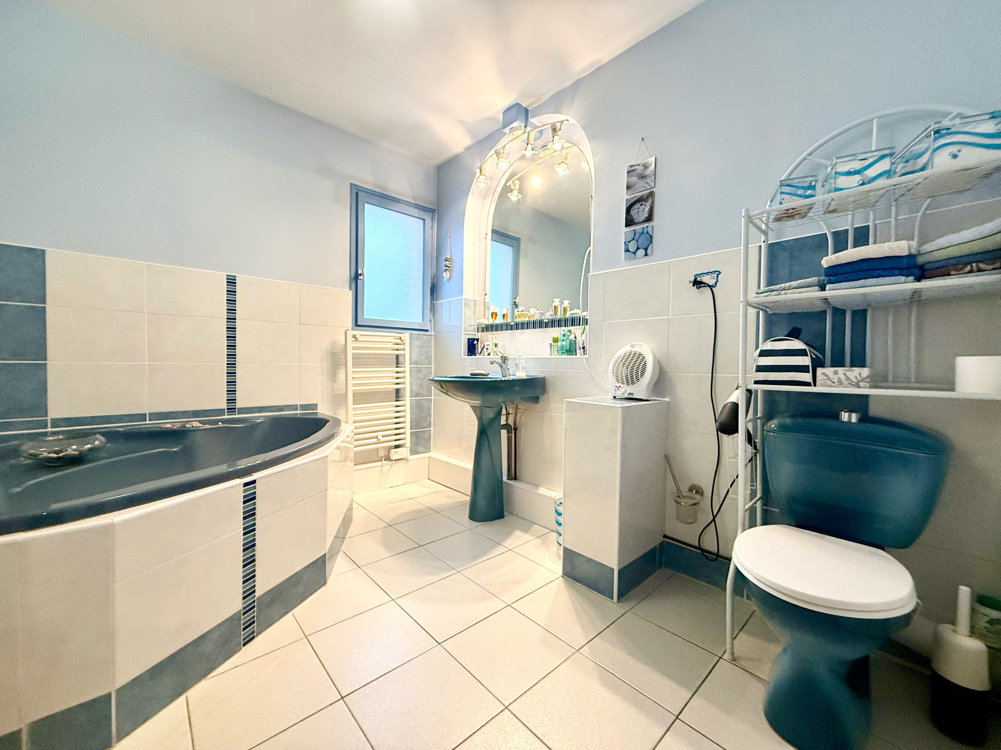 Immo80 – L'immobilier à Amiens et dans la Somme-AMIENS – QUARTIER SAINT ACHEUL – 3 CHAMBRES – 1 BUREAU – COUR – CAVE