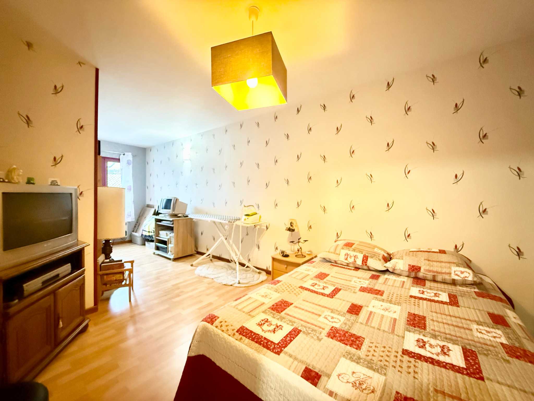 Immo80 – L'immobilier à Amiens et dans la Somme-AMIENS – QUARTIER SAINT ACHEUL – 3 CHAMBRES – 1 BUREAU – COUR – CAVE