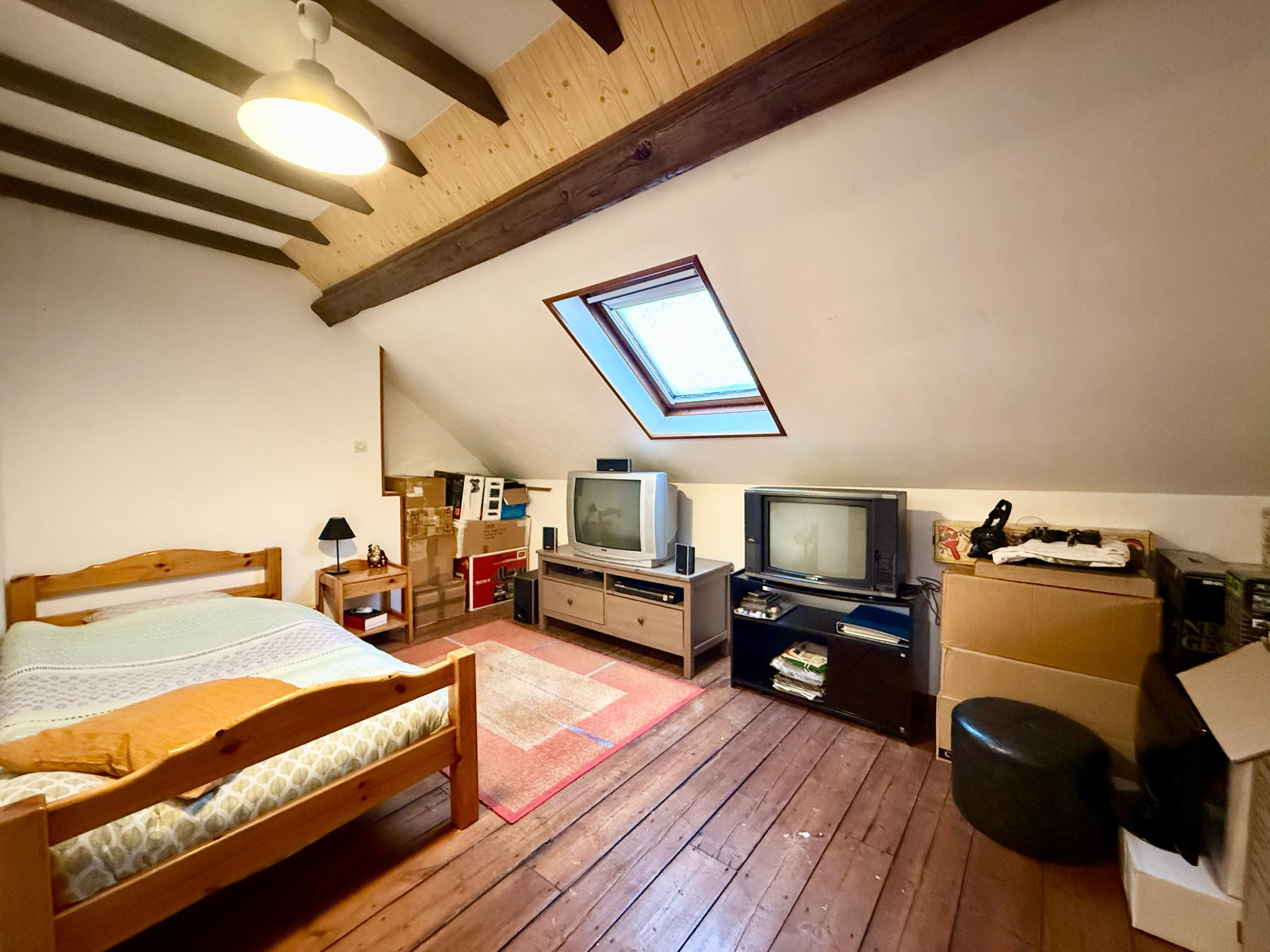 Immo80 – L'immobilier à Amiens et dans la Somme-AMIENS – QUARTIER SAINT ACHEUL – 3 CHAMBRES – 1 BUREAU – COUR – CAVE