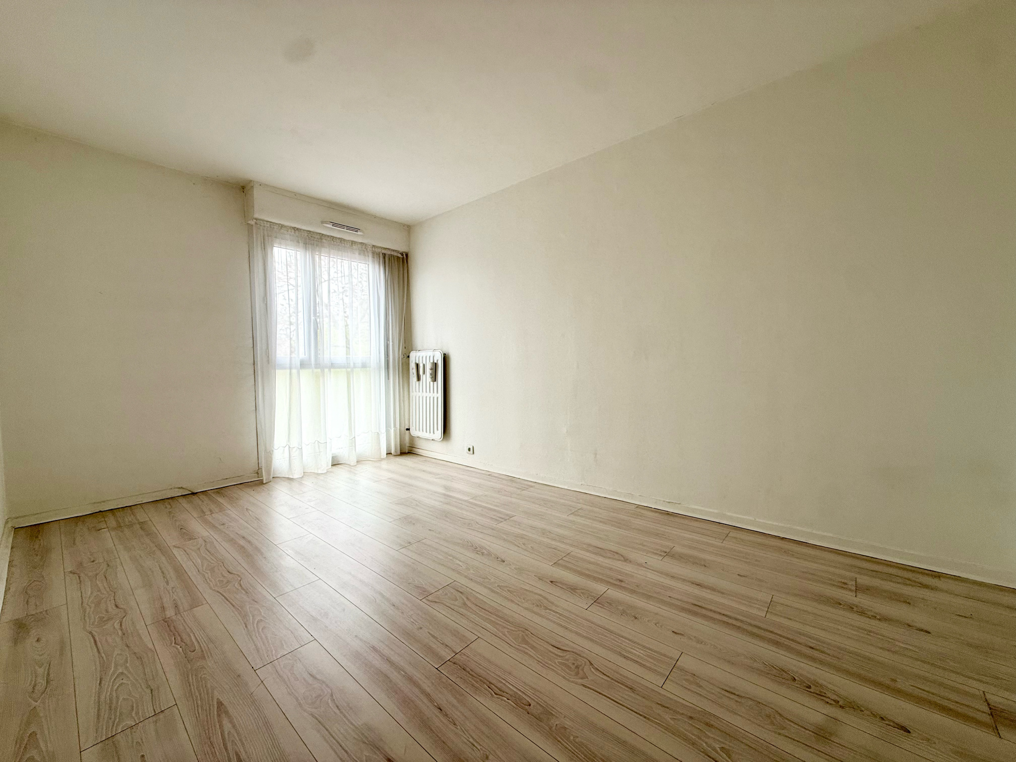 Immo80 – L'immobilier à Amiens et dans la Somme-AMIENS – QUARTIER VAL D&rsquo;AVRE – APPARTEMENT T4 – RÉSIDENCE SECURISÉE...