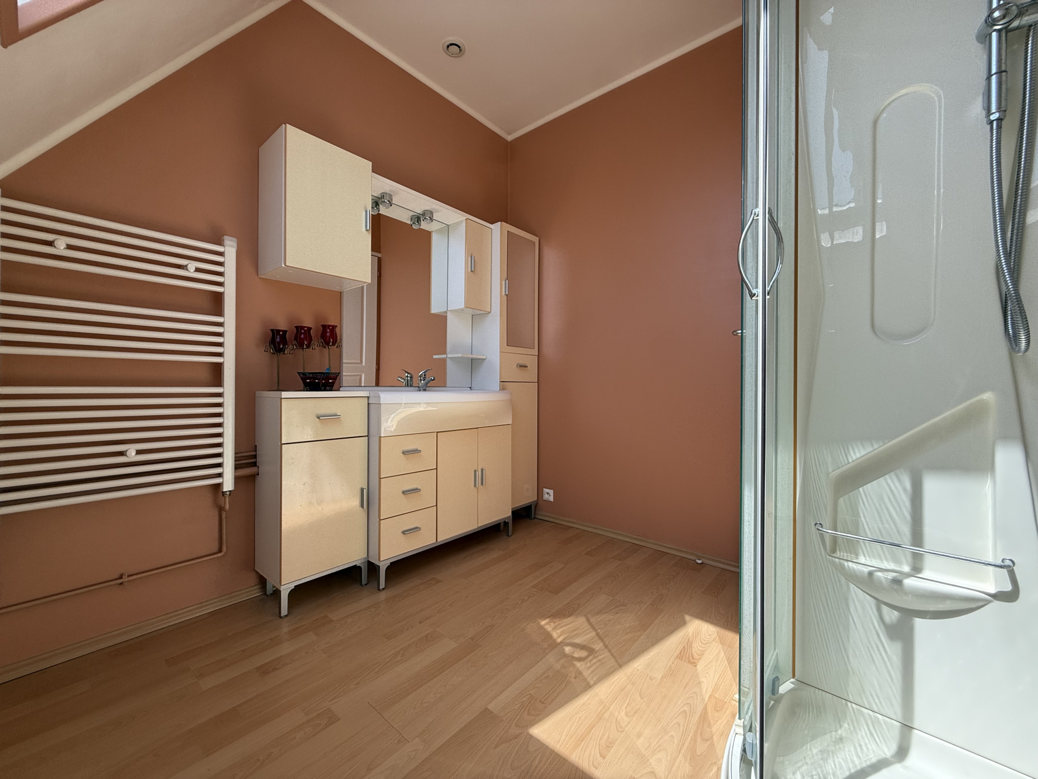 Immo80 – L'immobilier à Amiens et dans la Somme-AMIENS – QUARTIER SAINT ACHEUL – PAVILLON INDIVIDUEL – 3 CHAMBRES – JARDIN AVEC ACCÈS HORTILLONS – TERRASSE