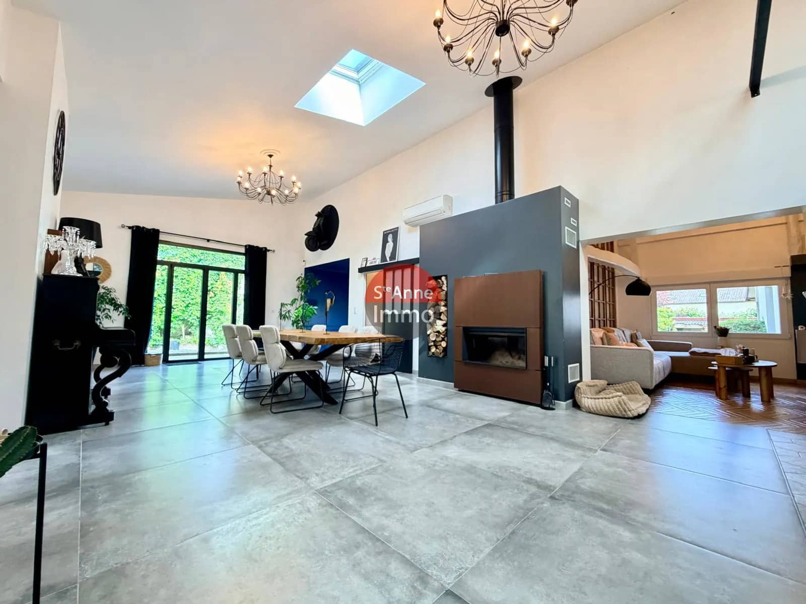 Immo80 – L'immobilier à Amiens et dans la Somme-VAUX-EN-AMIENOIS – MAISON – 185 M2 – 4 CHAMBRES – PARKING – JARDIN