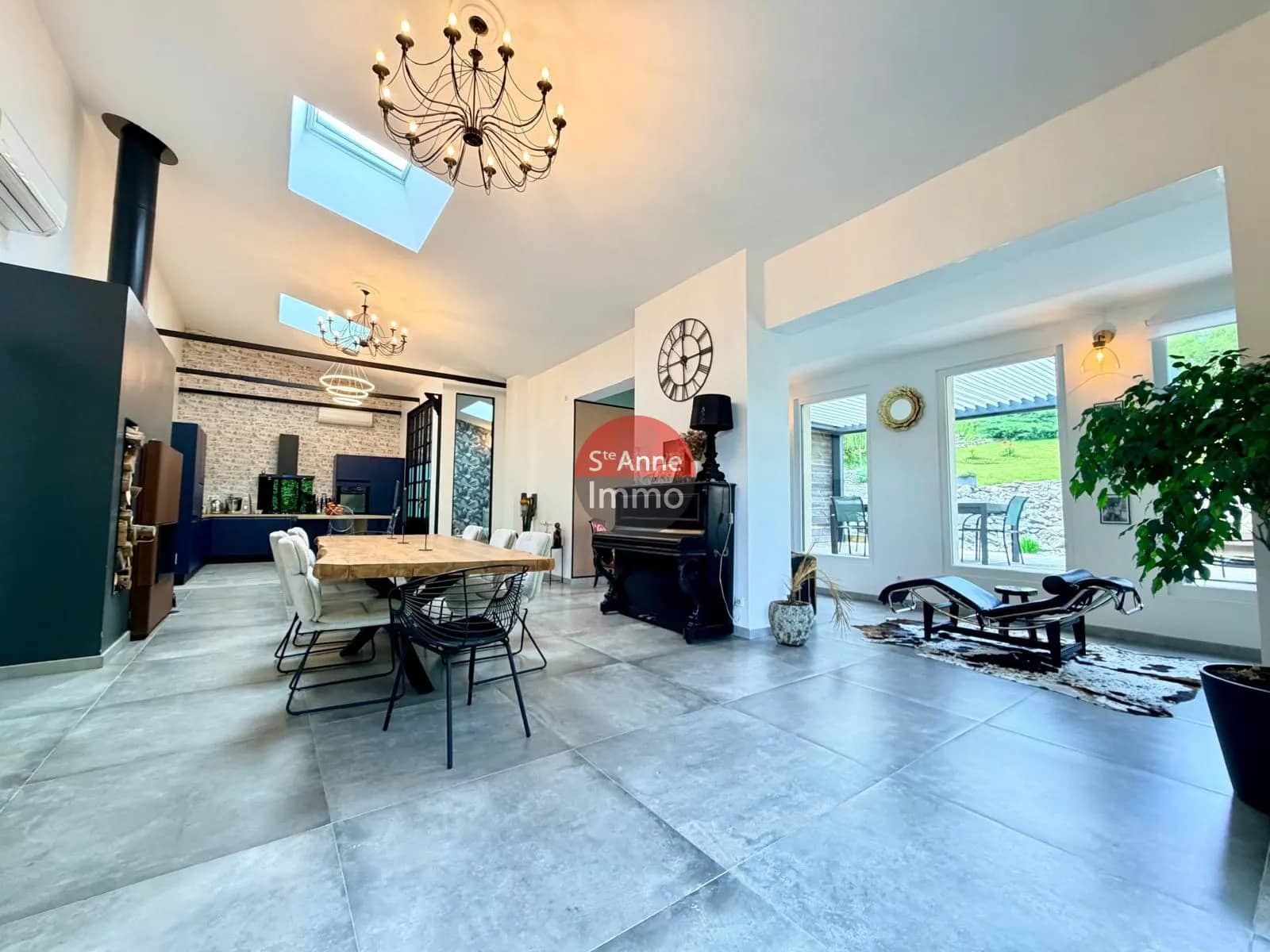 Immo80 – L'immobilier à Amiens et dans la Somme-VAUX-EN-AMIENOIS – MAISON – 185 M2 – 4 CHAMBRES – PARKING – JARDIN