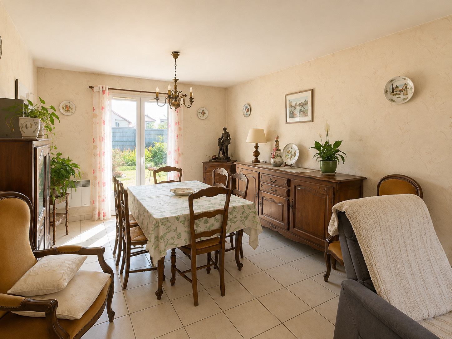 Immo80 – L'immobilier à Amiens et dans la Somme-NESLE  – PAVILLON INDIVIDUEL ELEVEE SUR SOUS SOL COMPLET – 4 CHAMBRES – SOUS SOL COMPLET – GARAGE – JARDIN