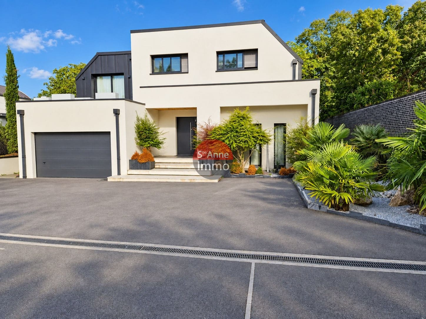Immo80 – L'immobilier à Amiens et dans la Somme-AMIENS -HENRIVILLE A 5MIN DU CENTRE VILLE –  MAISON CONTEMPORAINE D&rsquo;EXCEPTION DE 278 M2 AVEC PISCINE