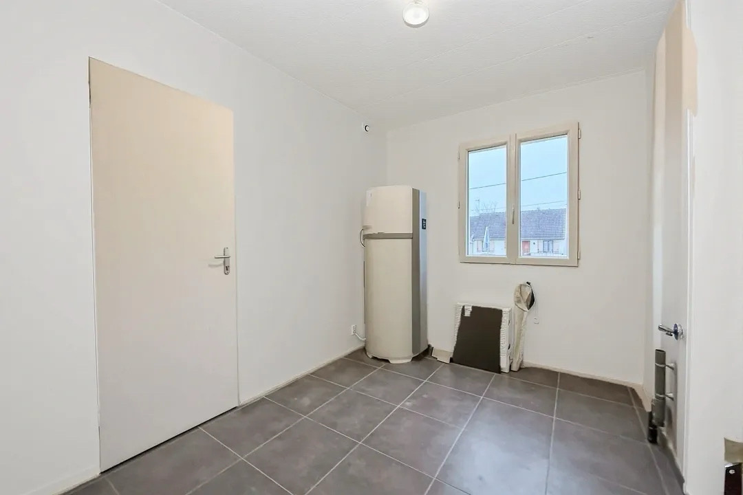 Immo80 – L'immobilier à Amiens et dans la Somme-CANNECTANCOURT – PAVILLON INDIVIDUEL – 3 CHAMBRES – COUR – GARAGE – JARDIN – SOUS GARANTIE DECENALE