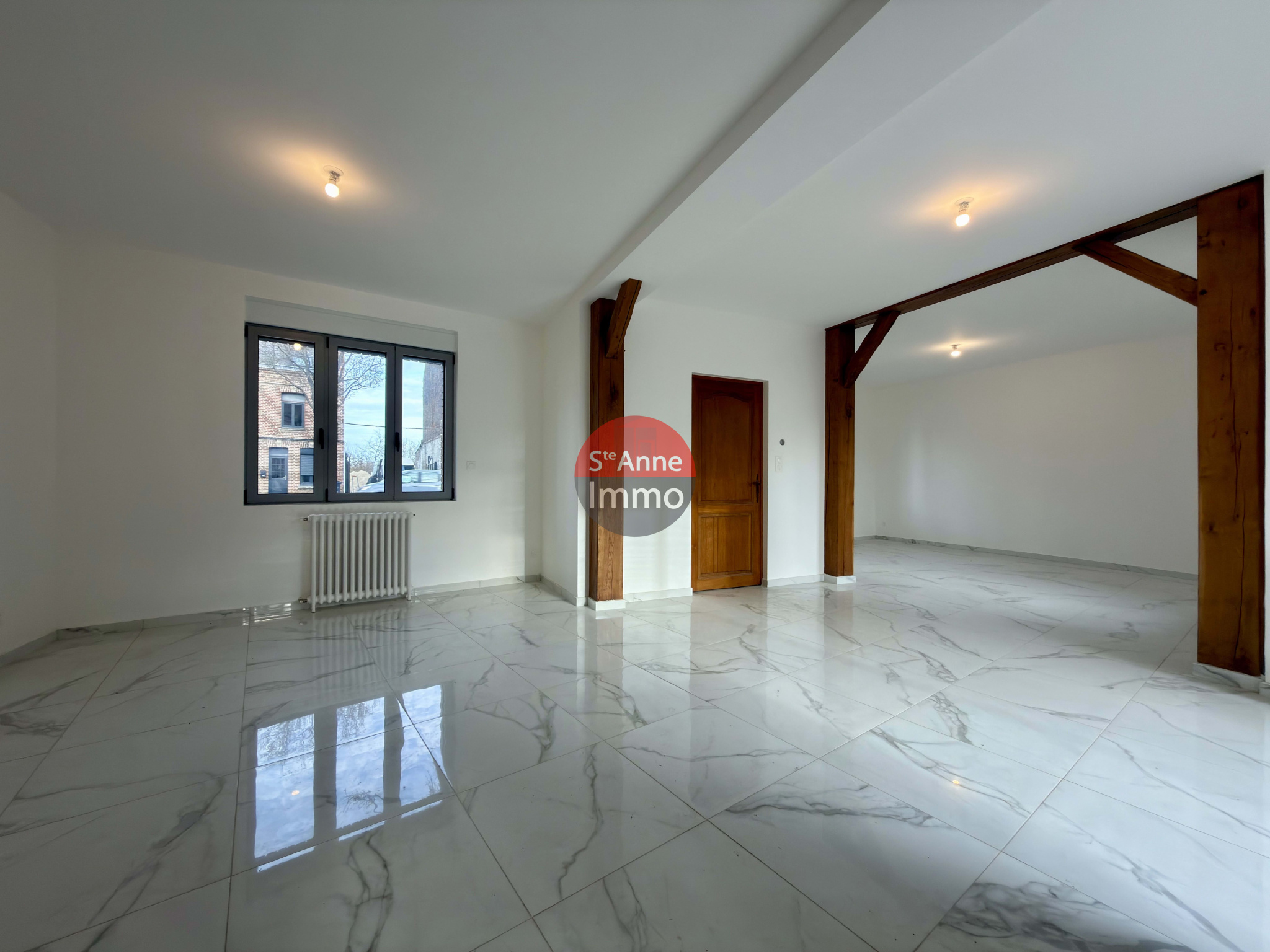 Immo80 – L'immobilier à Amiens et dans la Somme-AMIENS – ROUTE D&rsquo;ABBEVILLE – MAISON SEMI-MITOYENNE – 3 CHAMBRES – JARDIN – TERRASSE – GARAGE