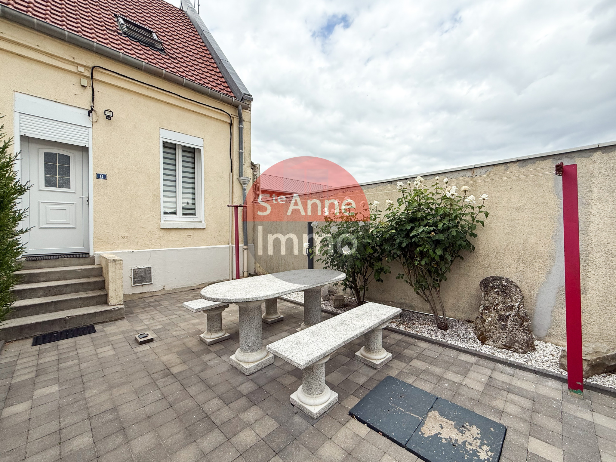 Immo80 – L'immobilier à Amiens et dans la Somme-ROSIERES-EN-SANTERRE – MAISON SEMI-MITOYENNE – 2 CHAMBRES – CAVE – GARAGE