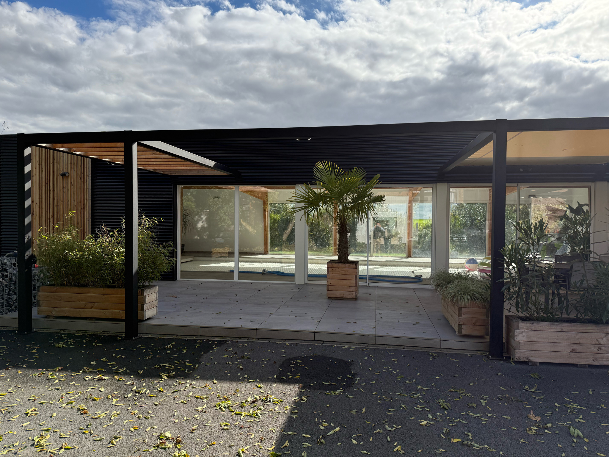 Immo80 – L'immobilier à Amiens et dans la Somme-HANGEST-EN-SANTERRE – MAISON D’ARCHITECTE CONTEMPORAINE – 155m2 – PLAIN PIED – 4 CHAMBRES – TERRASSE – JARDIN