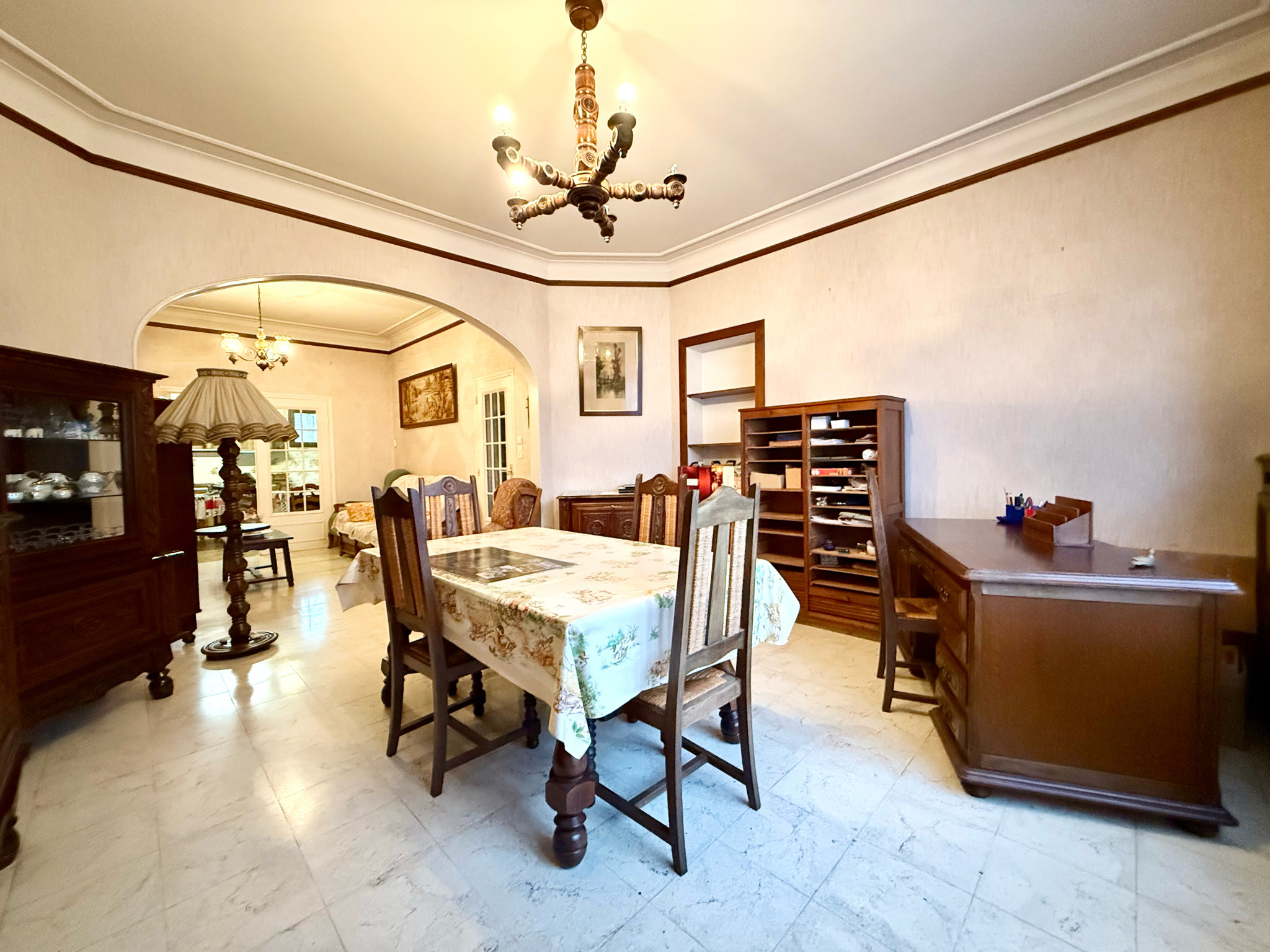 Immo80 – L'immobilier à Amiens et dans la Somme-CHAULNES – MAISON DE MAITRE – 2 CHAMBRES – DEPENDANCES – JARDIN –...