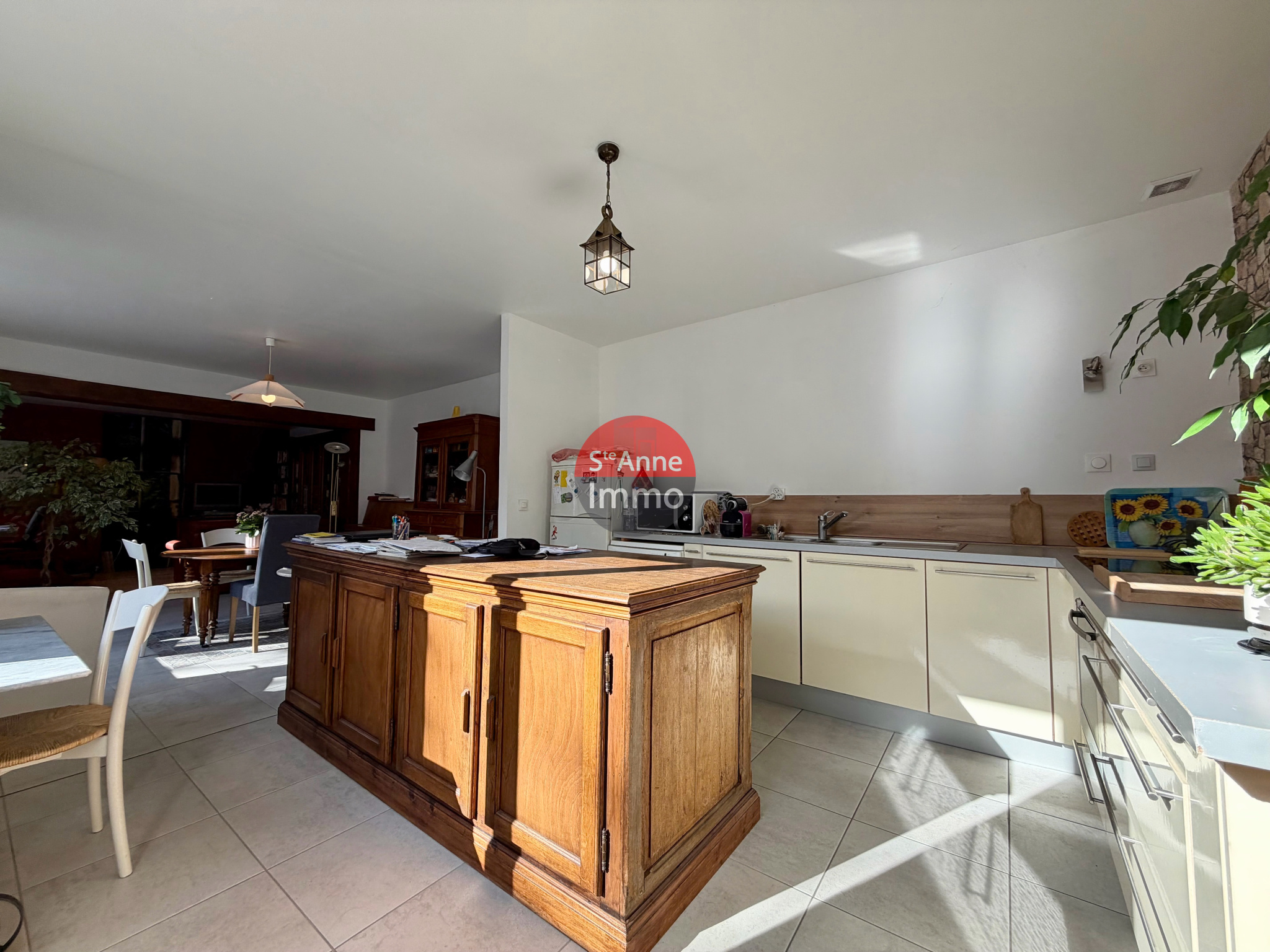 Immo80 – L'immobilier à Amiens et dans la Somme-ALBERT – MAISON MITOYENNE 165m2 – AUTONOMIE DE PLAIN PIED – 5 CHAMBRES – JARDIN – GARAGE – COUR – ATELIER