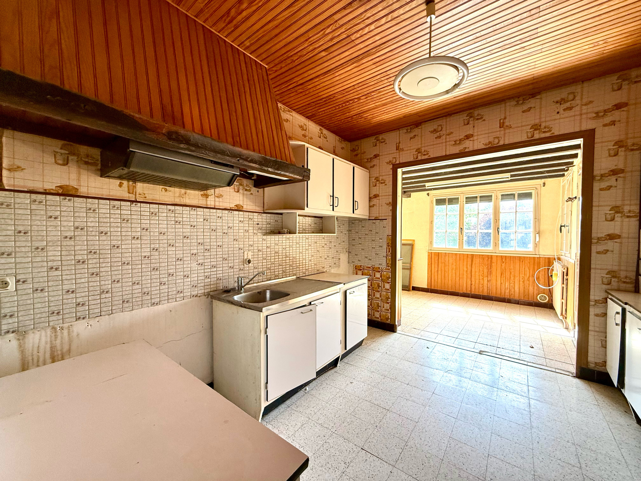 Immo80 – L'immobilier à Amiens et dans la Somme-CAIX – PAVILLON INDIVIDUEL DE PLAIN PIED – 2 CHAMBRES – GRENIER A AMENAGER – CAVE – JARDIN – GARAGE – TRAVAUX