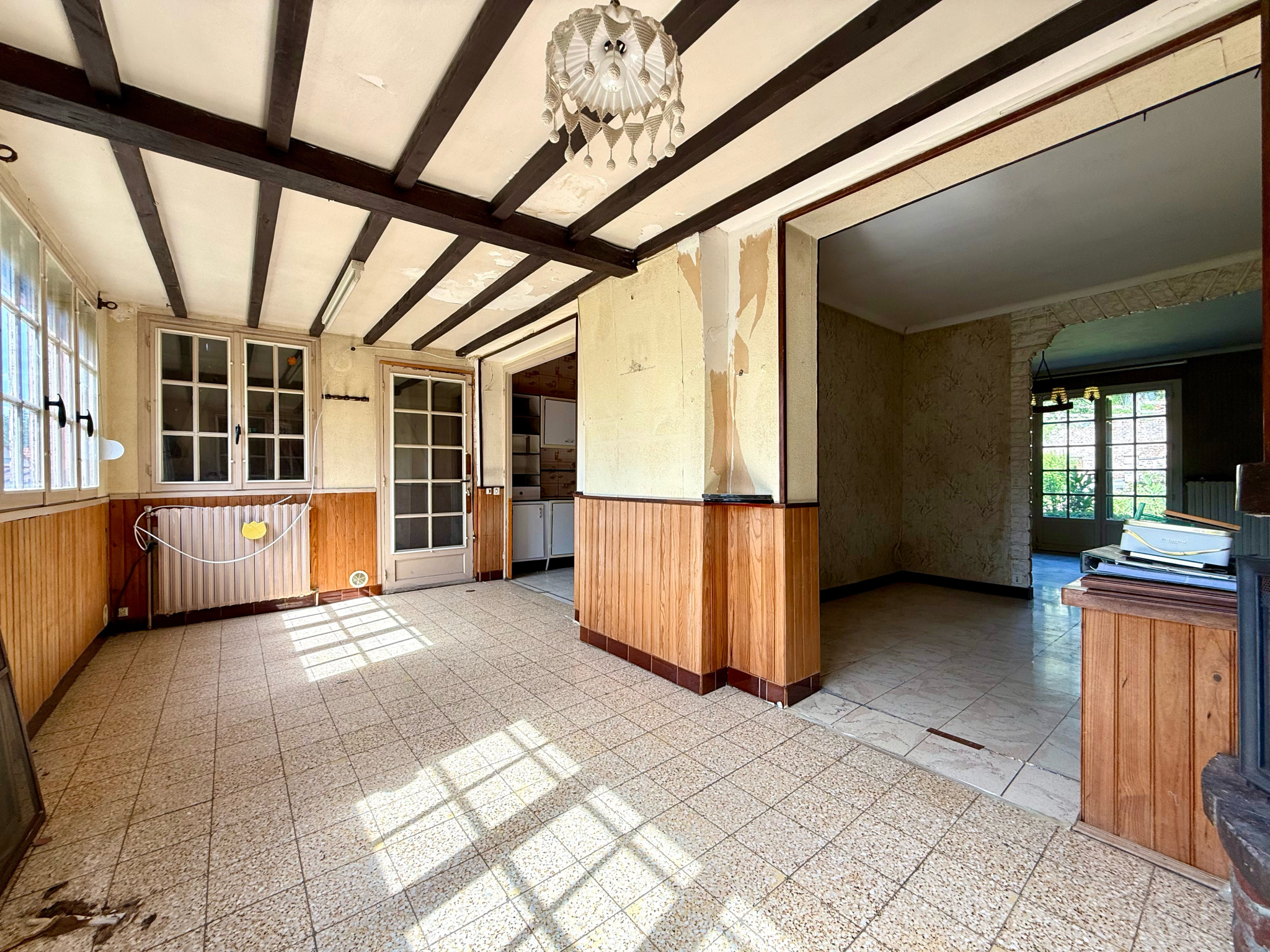 Immo80 – L'immobilier à Amiens et dans la Somme-CAIX – PAVILLON INDIVIDUEL DE PLAIN PIED – 2 CHAMBRES – GRENIER A AMENAGER – CAVE – JARDIN – GARAGE – TRAVAUX