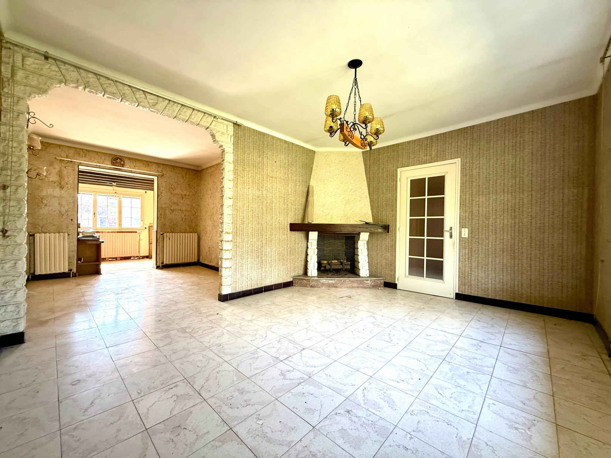 Immo80 – L'immobilier à Amiens et dans la Somme-CAIX – PAVILLON INDIVIDUEL DE PLAIN PIED – 2 CHAMBRES – GRENIER A AMENAGER – CAVE – JARDIN – GARAGE – TRAVAUX