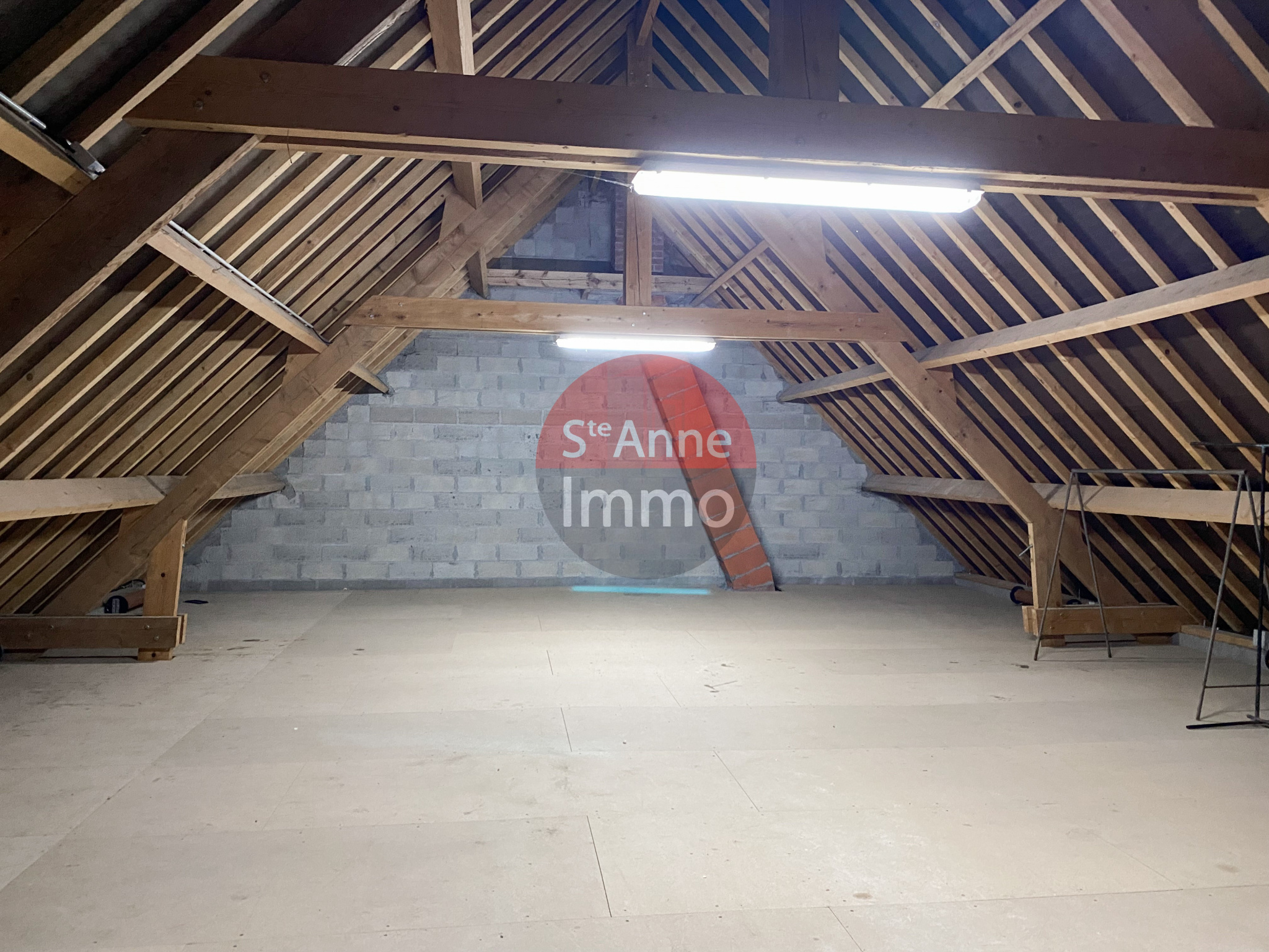 Immo80 – L'immobilier à Amiens et dans la Somme-PAVILLON INDIVIDUEL – 5 PIECES – BEAU POTENTIEL