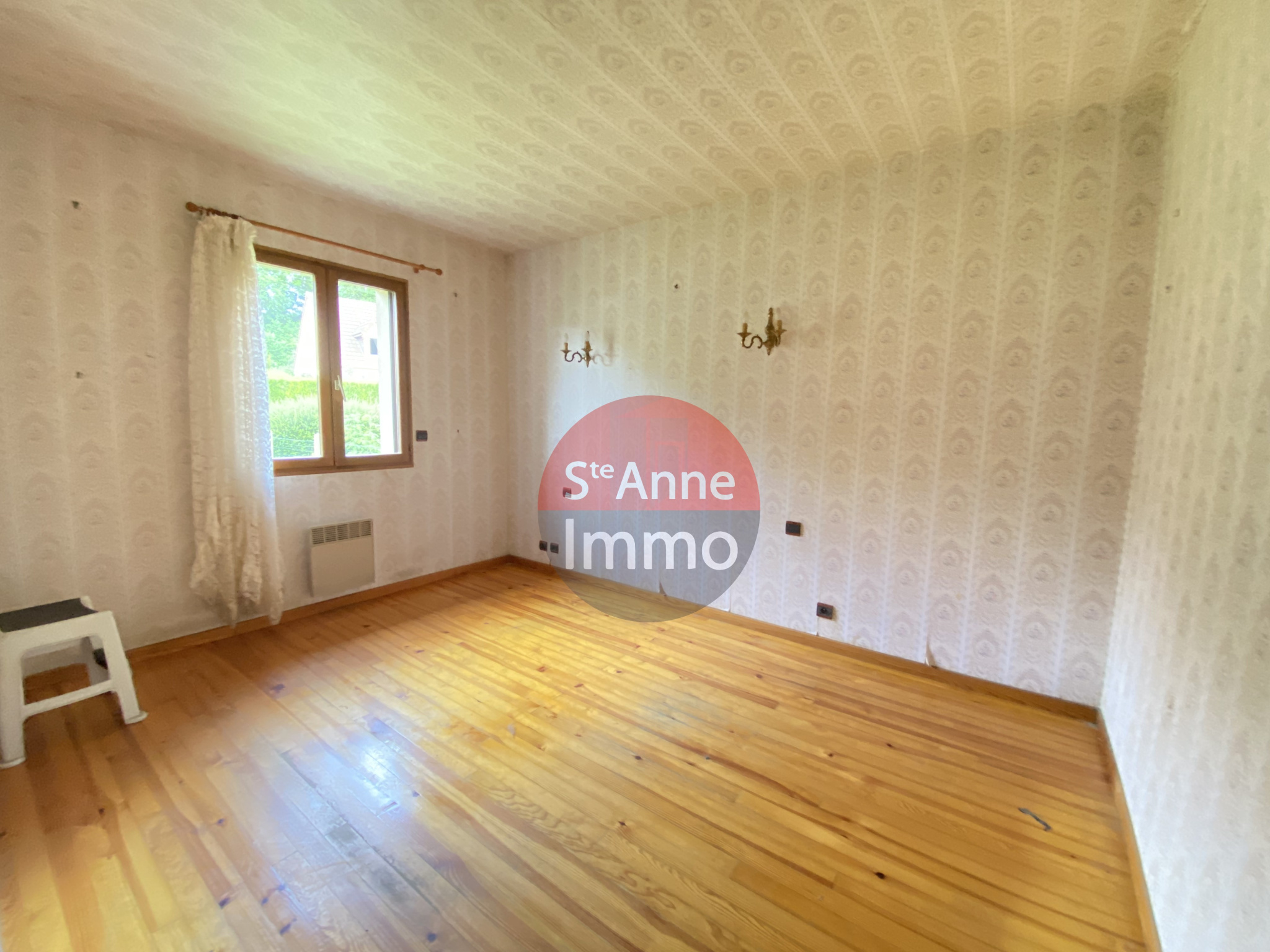 Immo80 – L'immobilier à Amiens et dans la Somme-PAVILLON INDIVIDUEL – 5 PIECES – BEAU POTENTIEL
