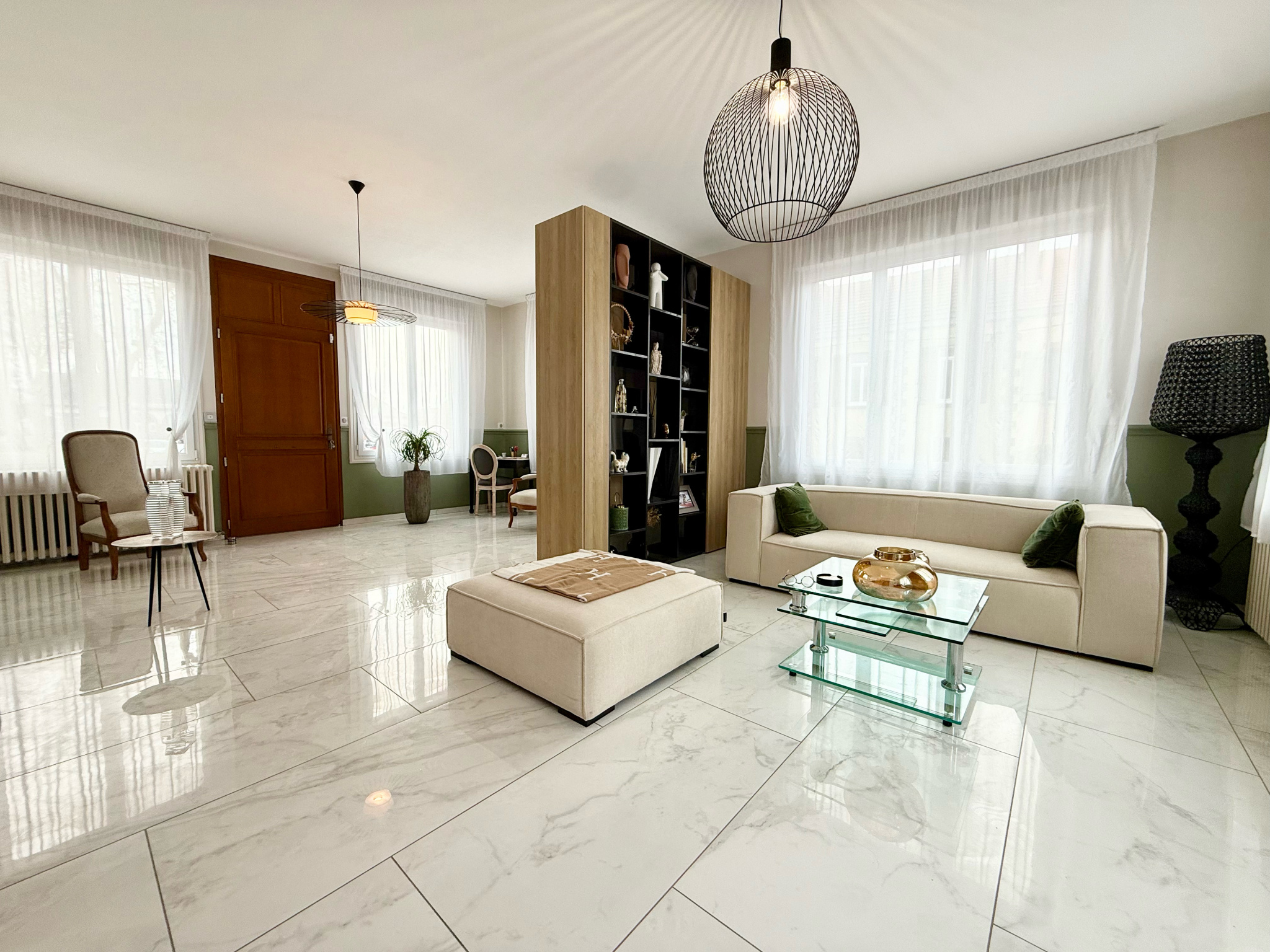 Immo80 – L'immobilier à Amiens et dans la Somme-MOREUIL – MAISON SEMI MITOYENNE – 4 CHAMBRES – COUR – DEPENDANCE AMENAGÉE – STATIONNEMENT PRIVATIF