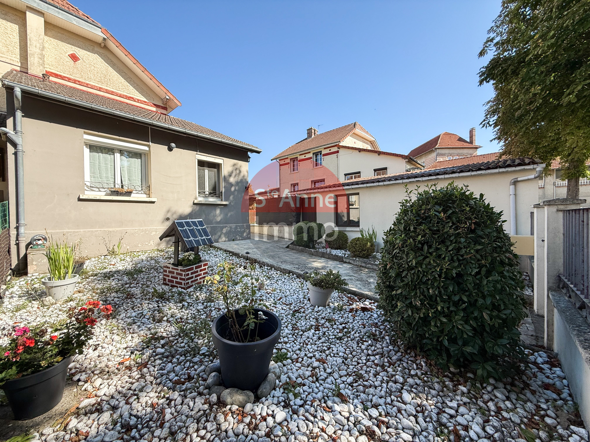 Immo80 – L'immobilier à Amiens et dans la Somme-MONTIDIDIER – MAISON SEMI-MITOYENNE – 3 CHAMBRES – JARDIN – TERRASSE...