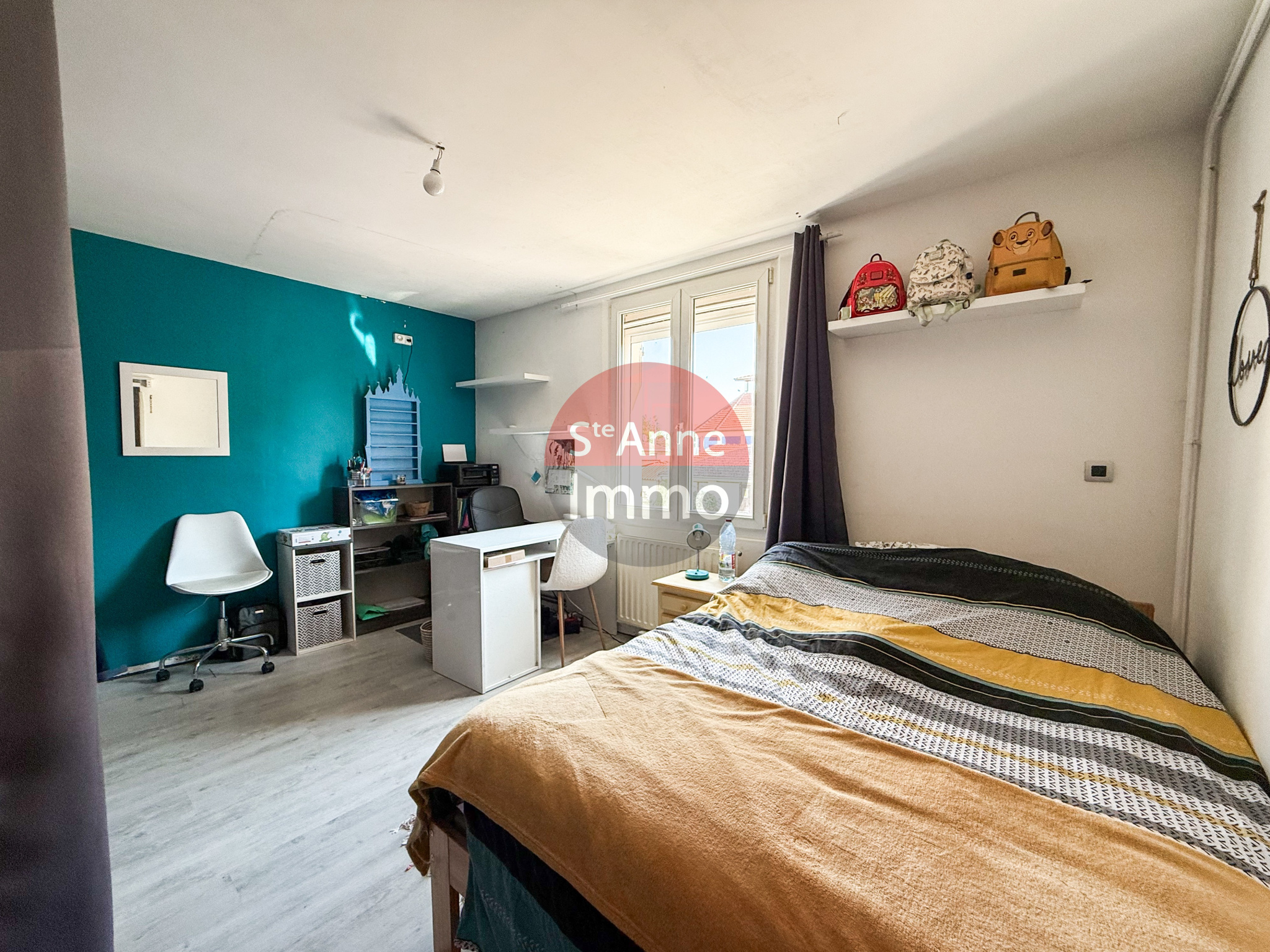 Immo80 – L'immobilier à Amiens et dans la Somme-MONTIDIDIER – MAISON SEMI-MITOYENNE – 3 CHAMBRES – JARDIN – TERRASSE – CAVE – DOUBLE GARAGE – DEPENDANCE