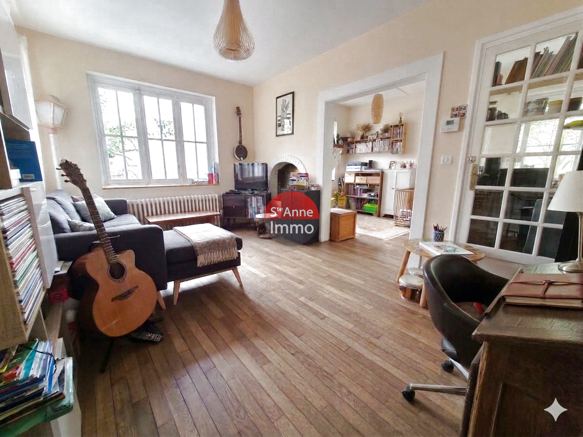 Immo80 – L'immobilier à Amiens et dans la Somme-AMIENS – 3MIN GARE – MAISON DE VILLE 105 M2 – 4 CHS AVEC JARDIN , GARAGE ET SOUS SOL COMPLET